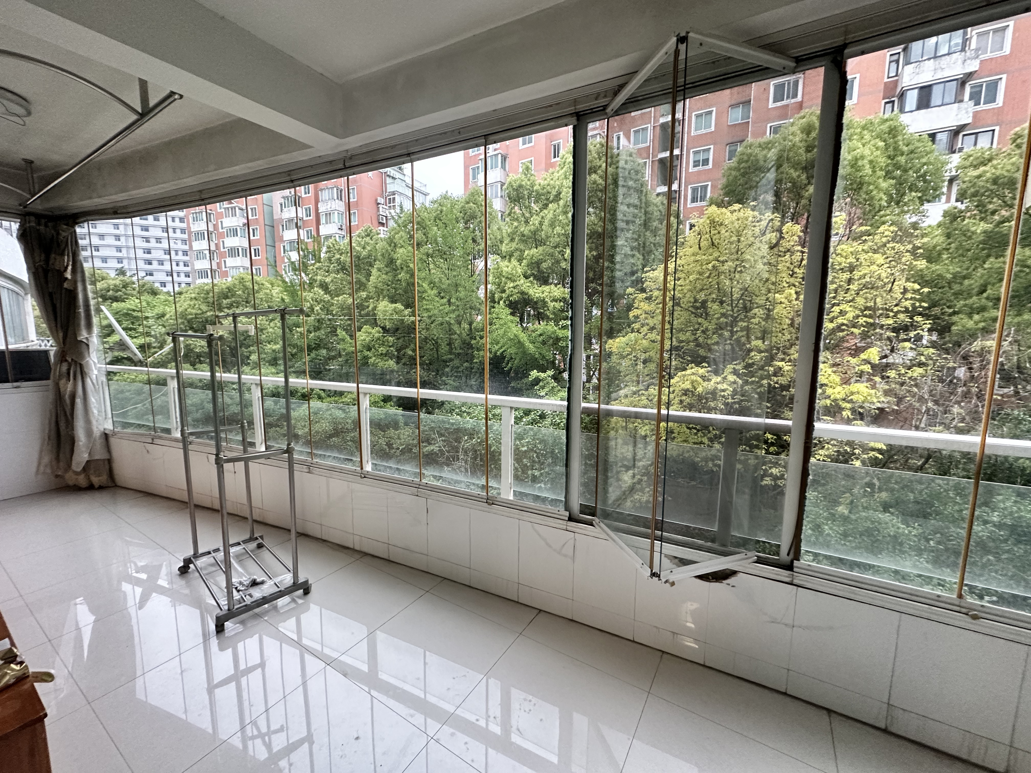 天安花园 3室2厅2卫 140m&sup2;