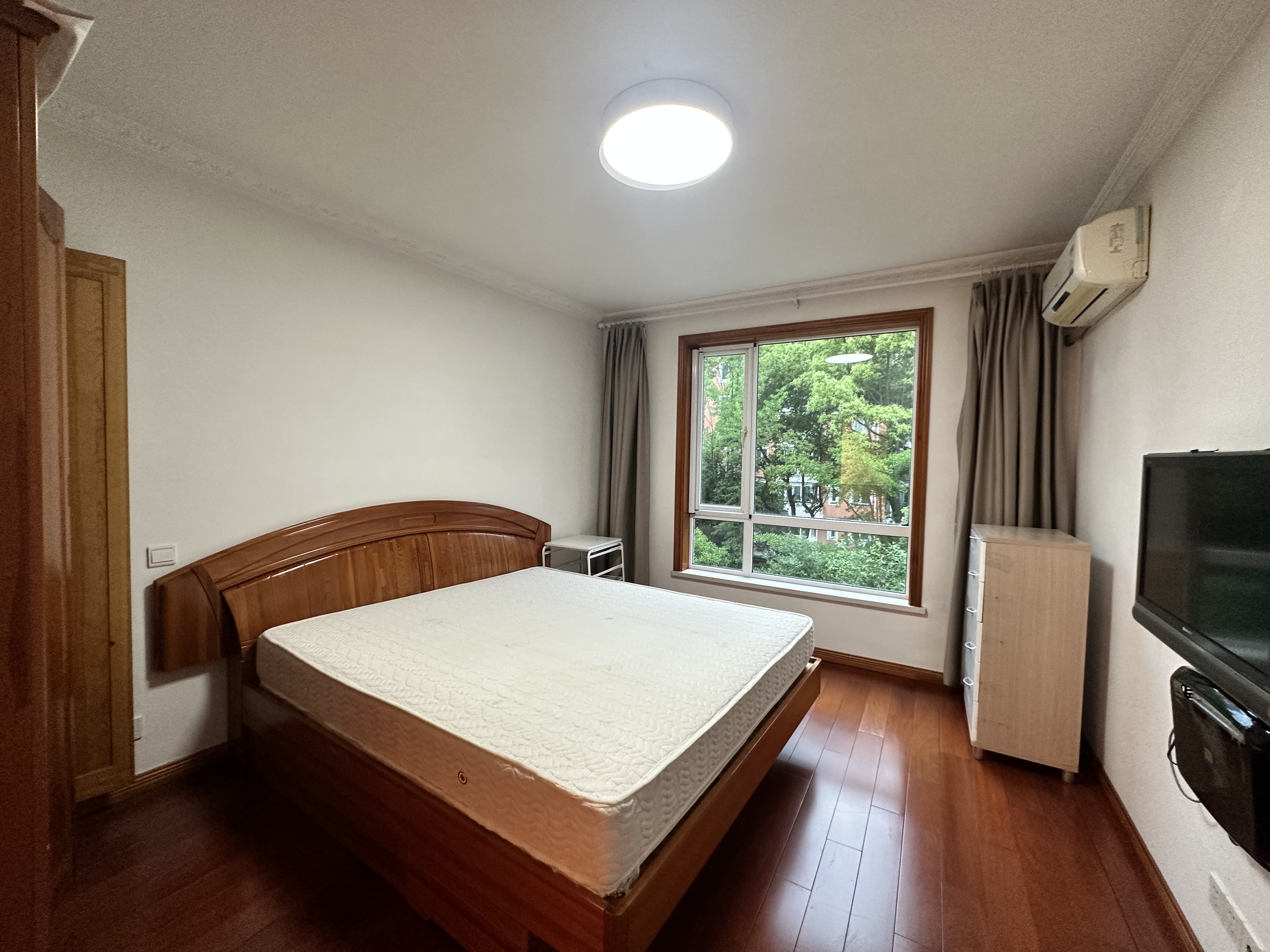 天安花园 3室2厅2卫 140m&sup2;