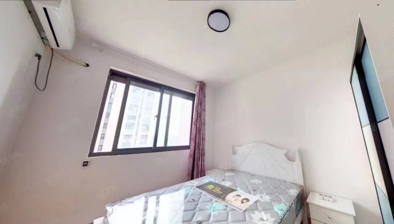 湖畔天下 3室2厅2卫 105.20m²