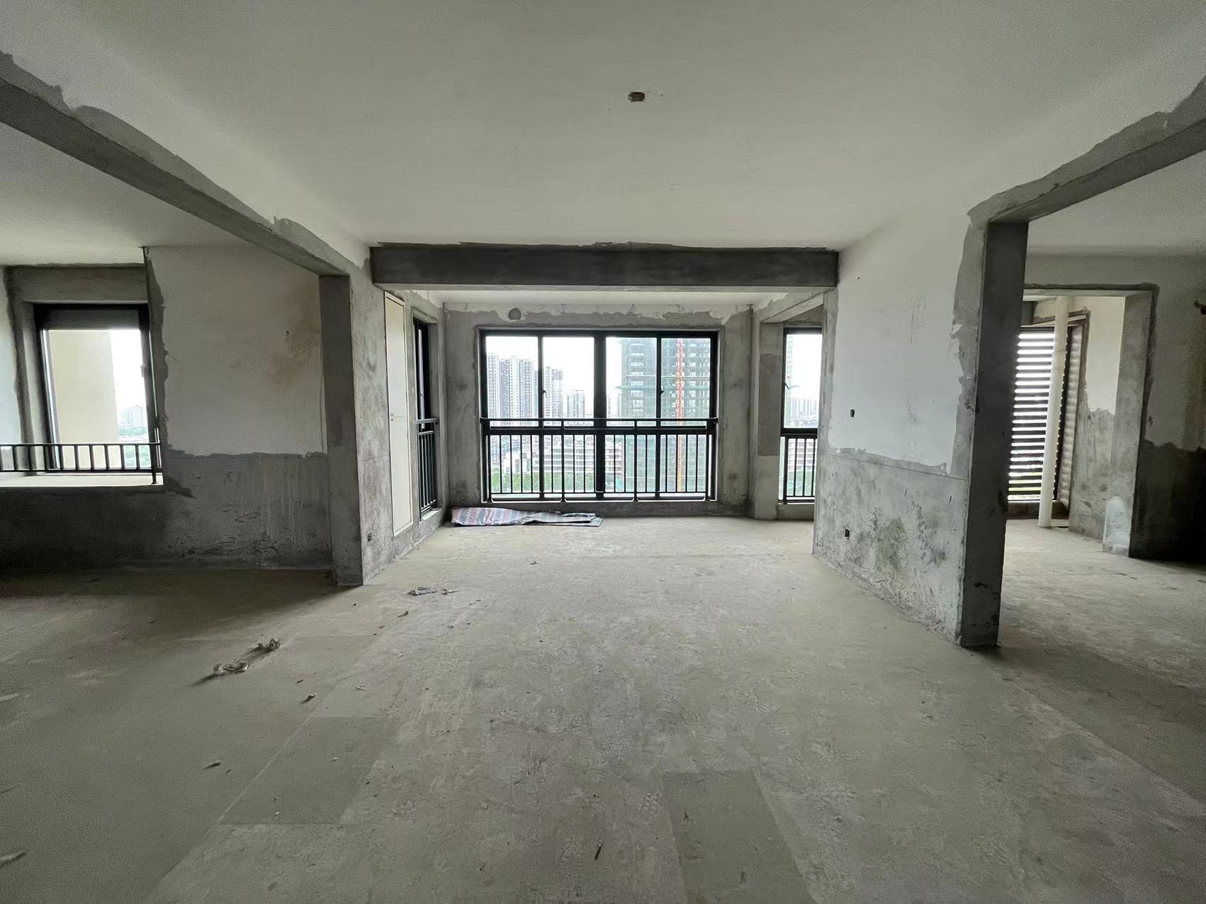 湖畔天下 3室2厅2卫 111.70m&sup2;