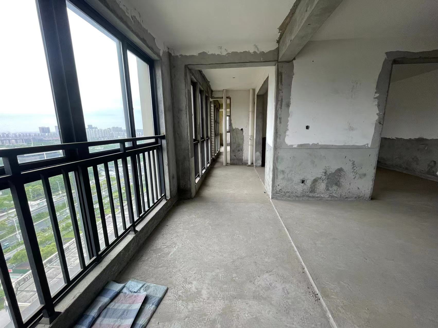 湖畔天下 3室2厅2卫 111.70m&sup2;