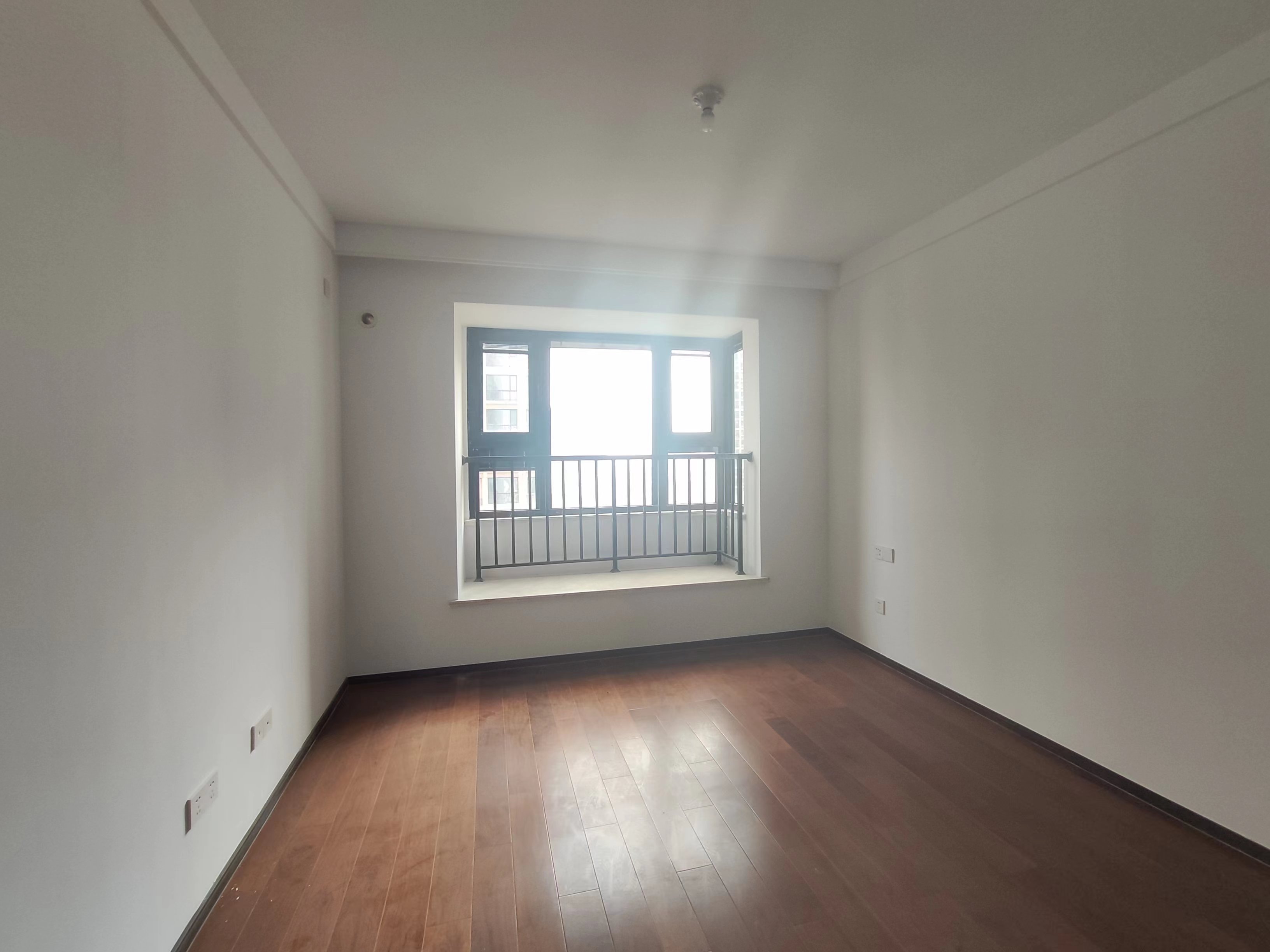 云樾东方 3室2厅2卫 124m&sup2;