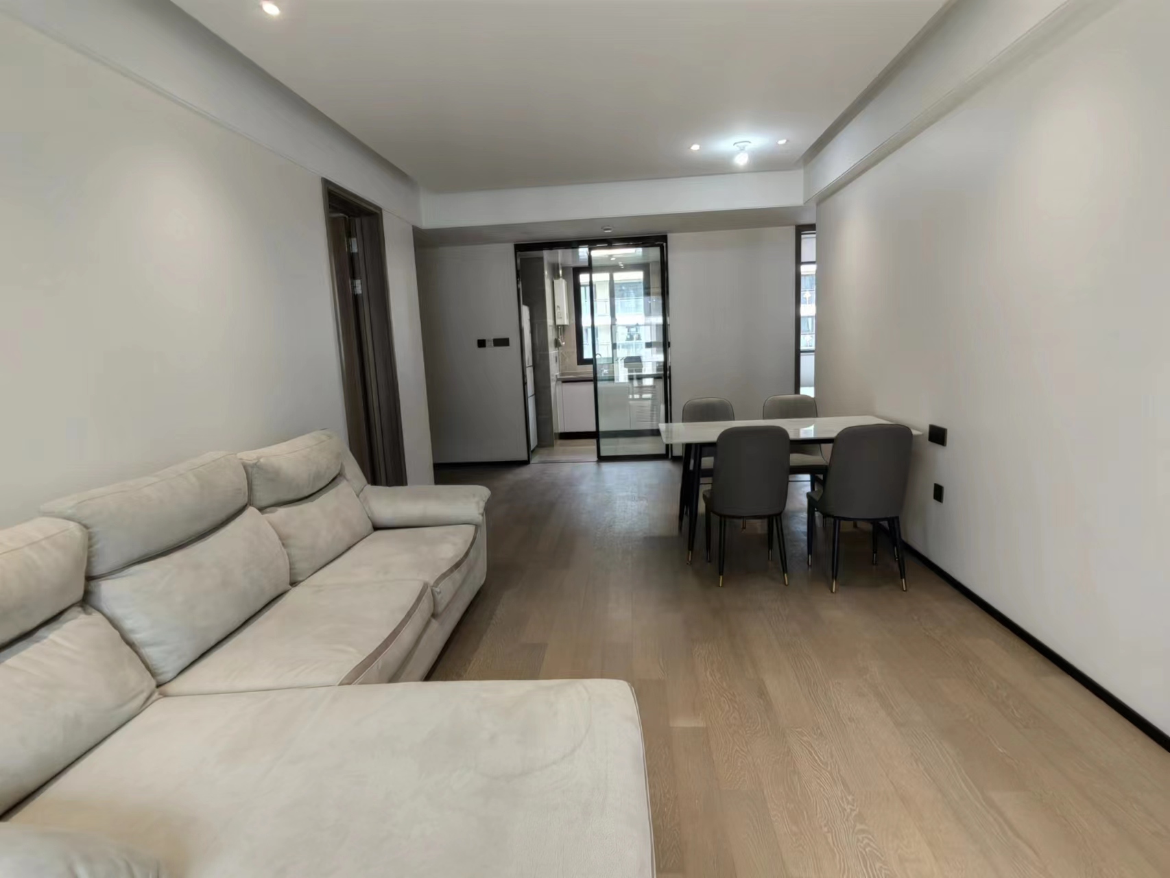 万科翡翠公园 3室2厅1卫 98.00m&sup2;