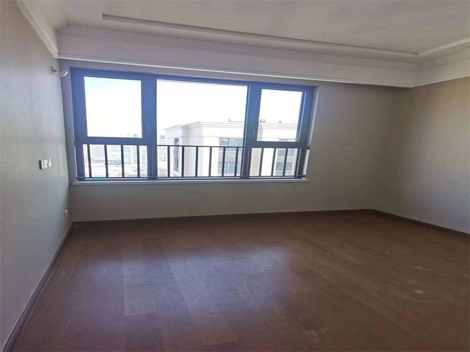 兰园 3室2厅2卫 133m&sup2;