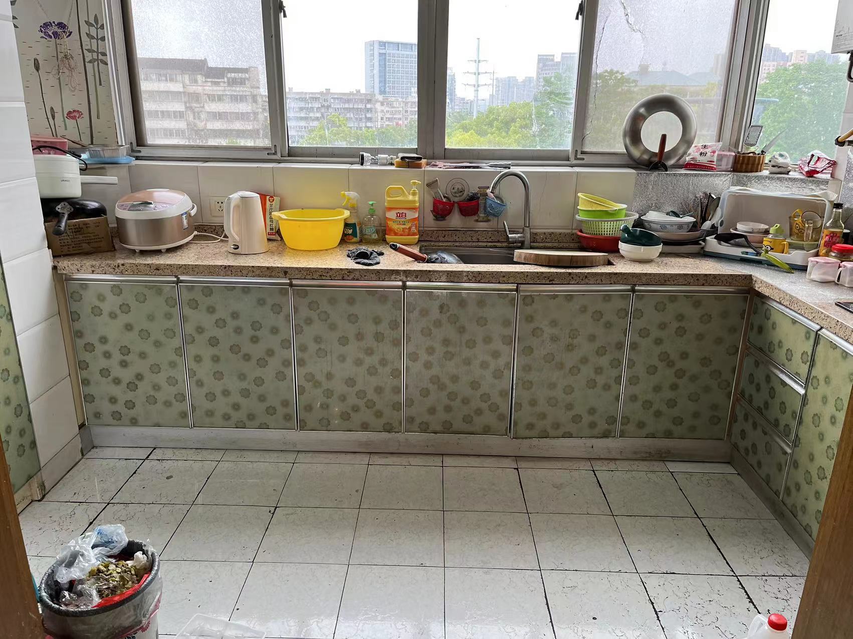 虹桥西村 3室2厅1卫 128m&sup2;