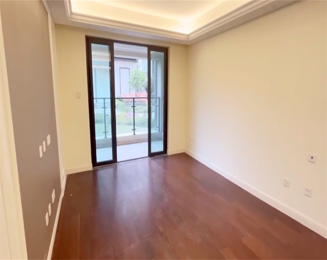 红星天铂 3室2厅2卫 113m&sup2;
