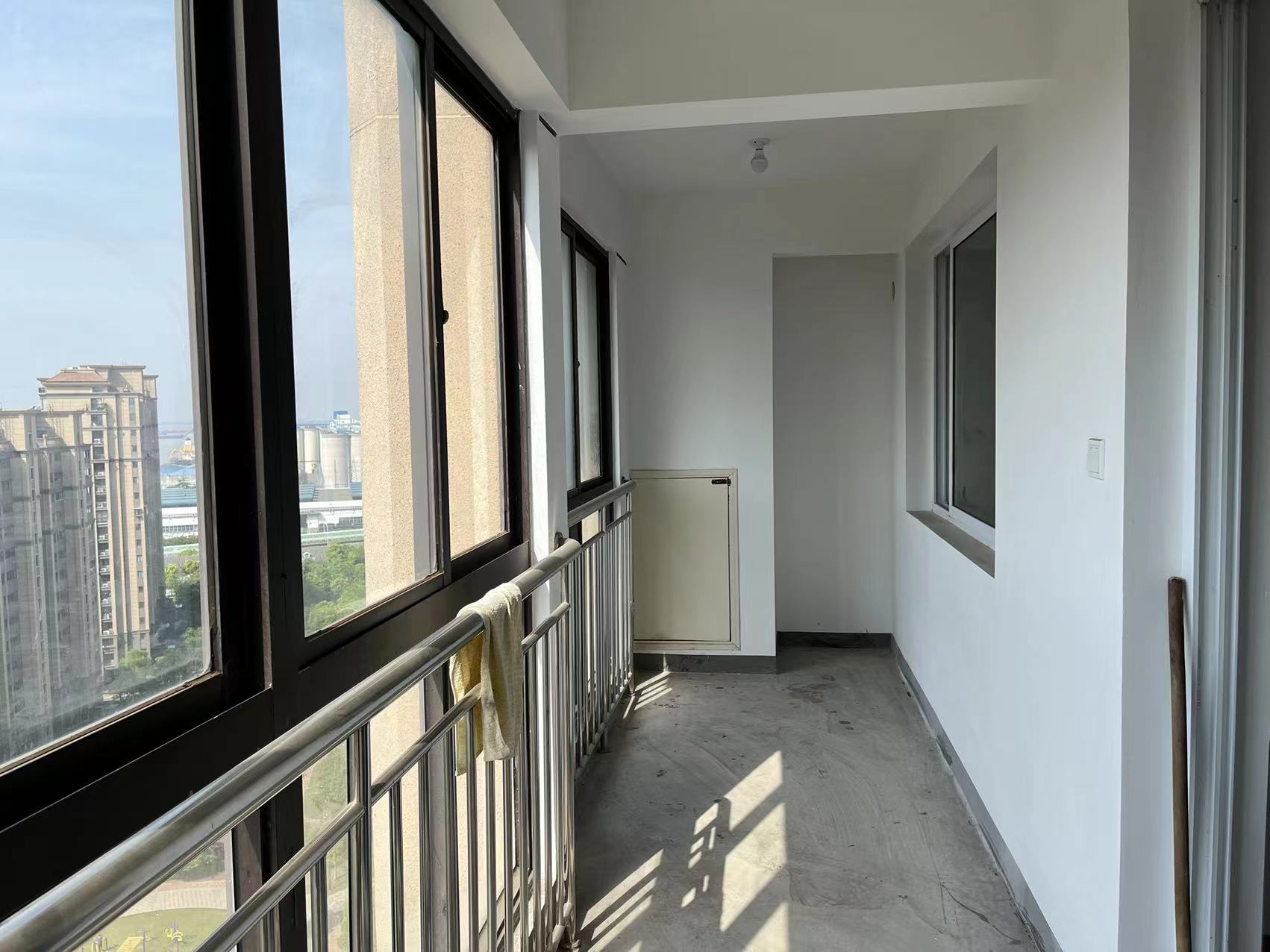 外滩花苑 3室1厅1卫 125.00m&sup2;