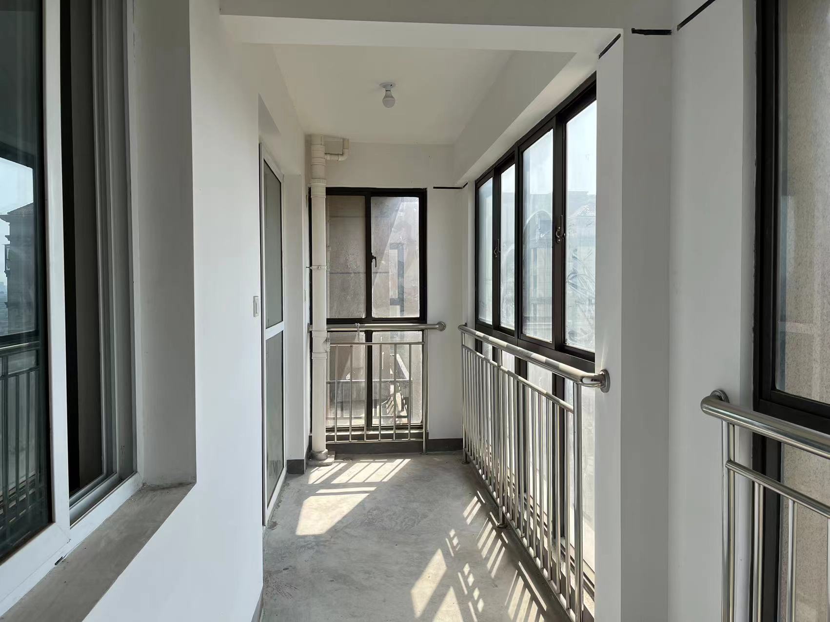 外滩花苑 3室1厅1卫 125.00m&sup2;