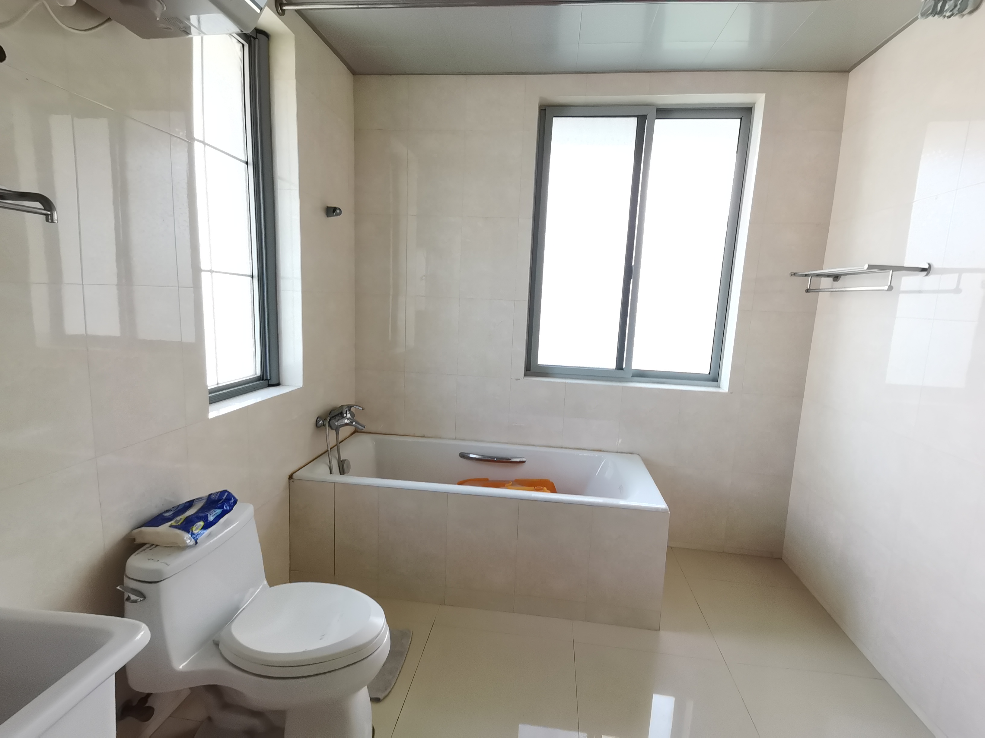华德大唐花苑 5室2厅3卫 363m&sup2;