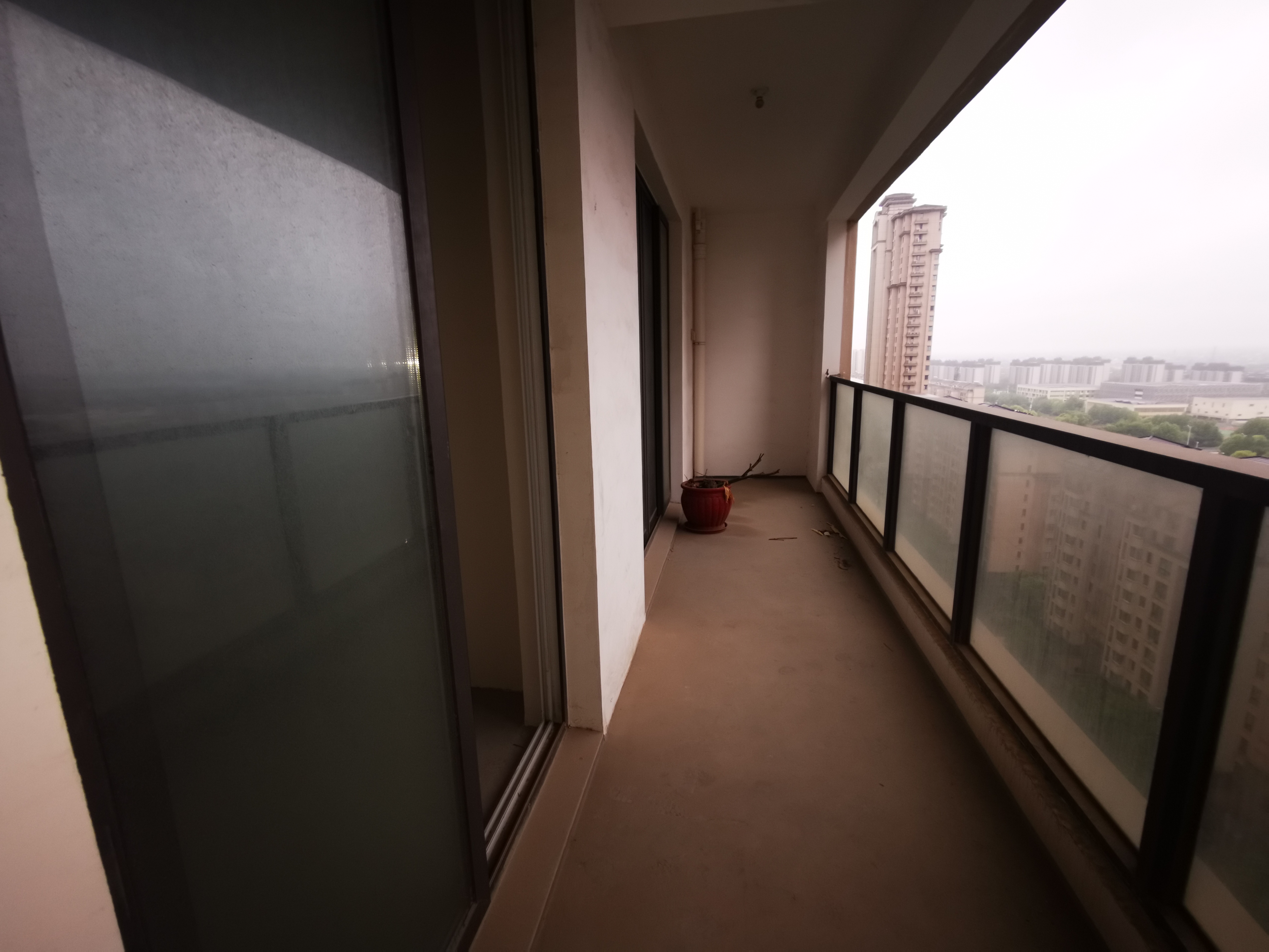 湖滨华庭 5室2厅2卫 195m&sup2;
