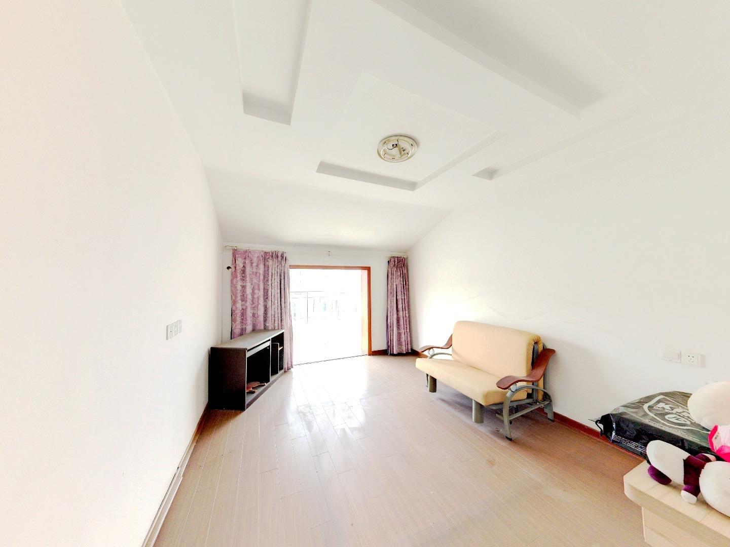 越江新村 3室2厅2卫 135.52m&sup2;