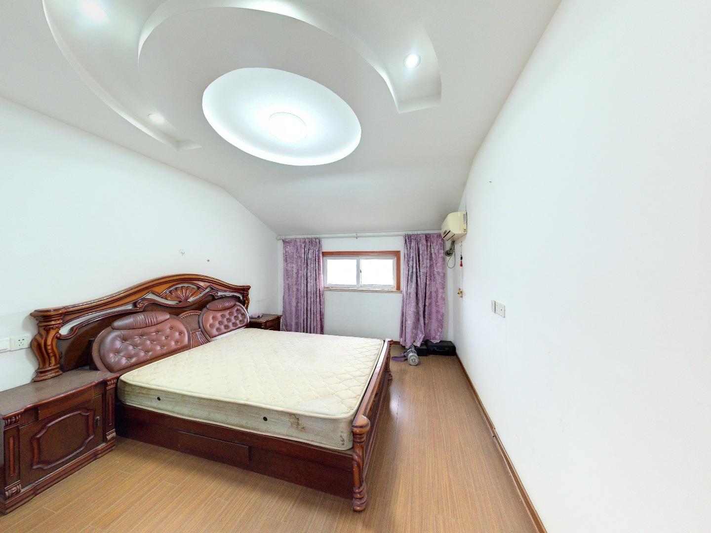越江新村 3室2厅2卫 135.52m&sup2;