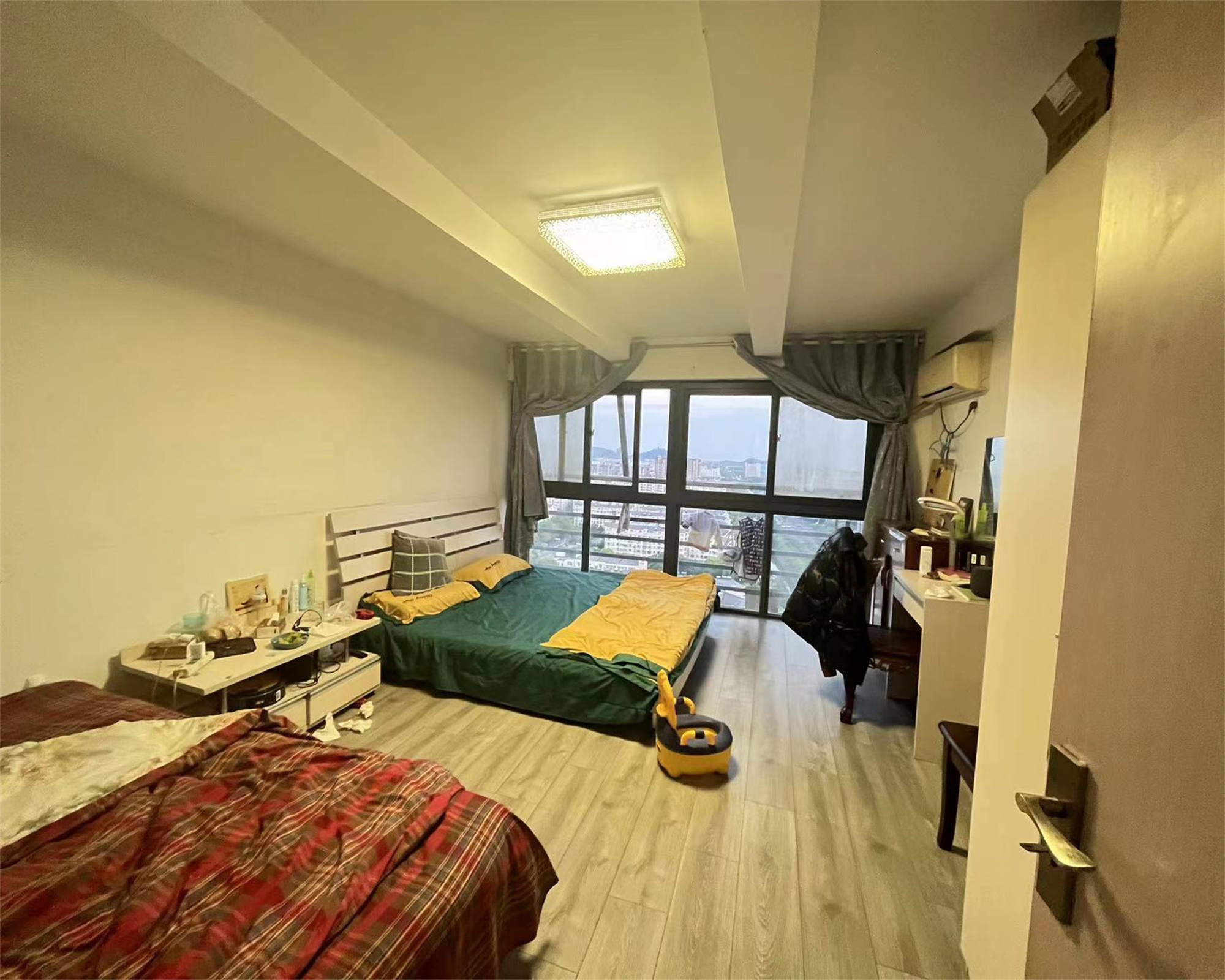 太阳鑫城 3室3厅1卫 53m&sup2;