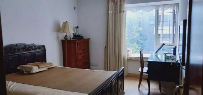 江海名苑南区 4室2厅2卫 170m&sup2;