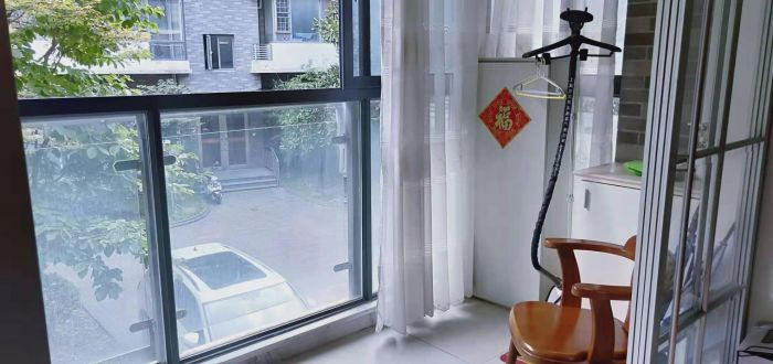 江海名苑南区 4室2厅2卫 170m&sup2;