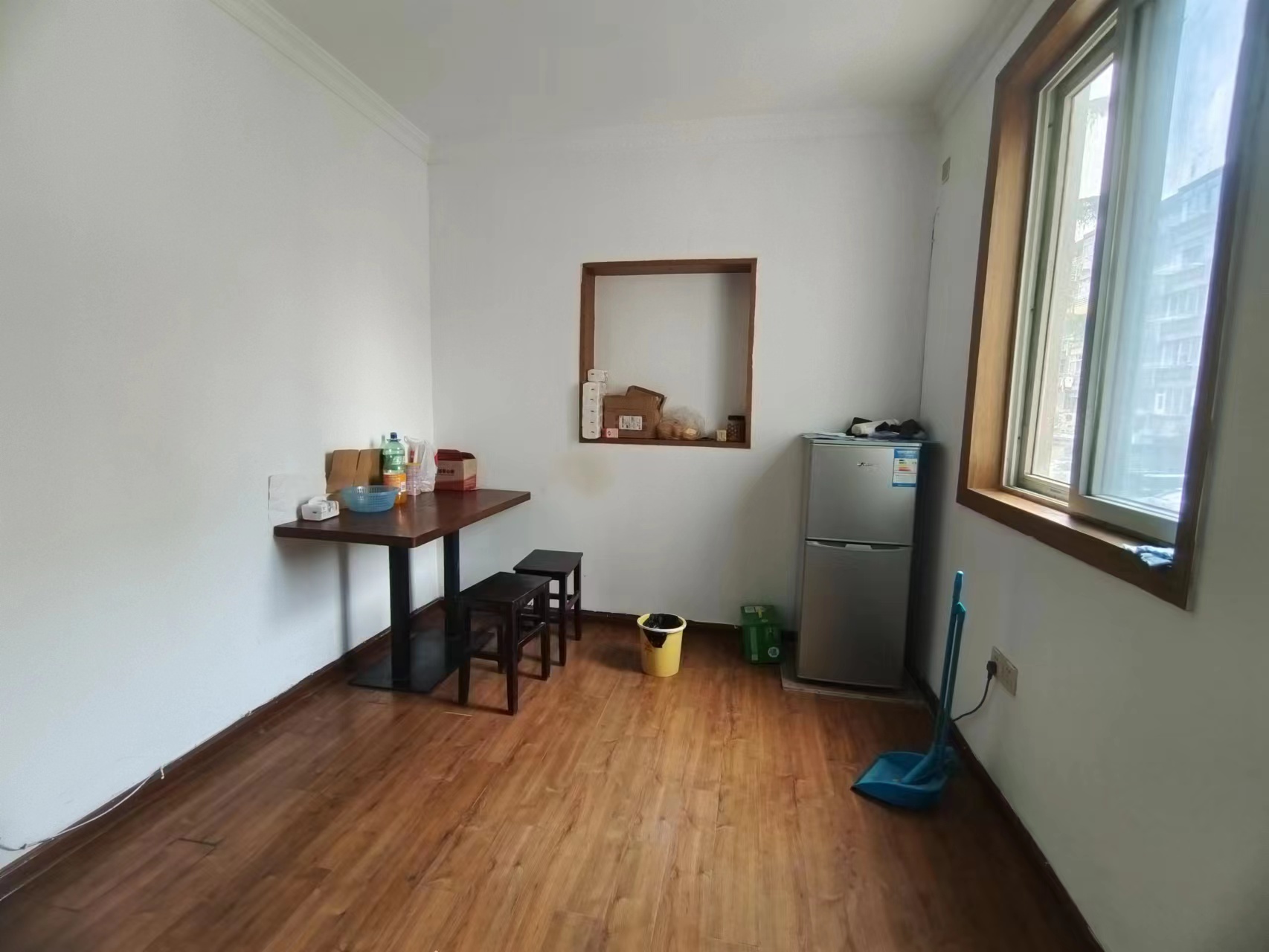 虹桥新村(朝霞路) 2室1厅1卫 70m&sup2;