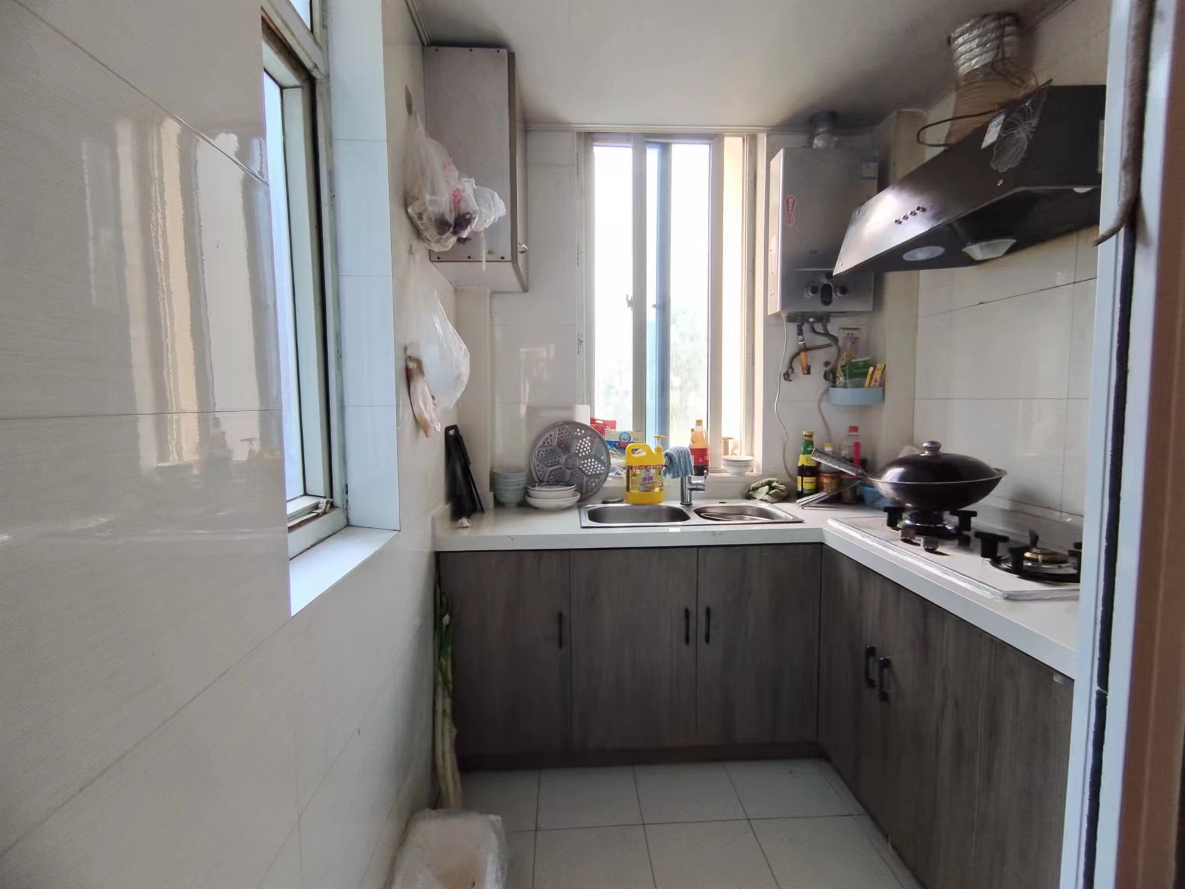 虹桥新村(朝霞路) 2室1厅1卫 70m&sup2;