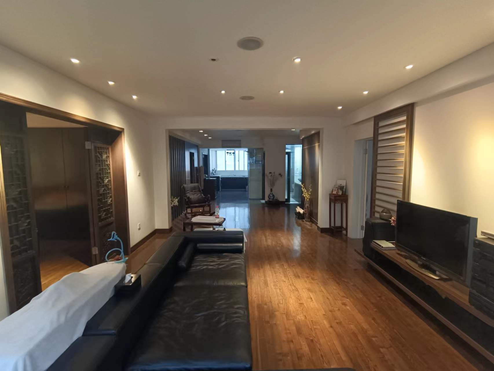 启秀花园 3室2厅2卫 149.11m&sup2;