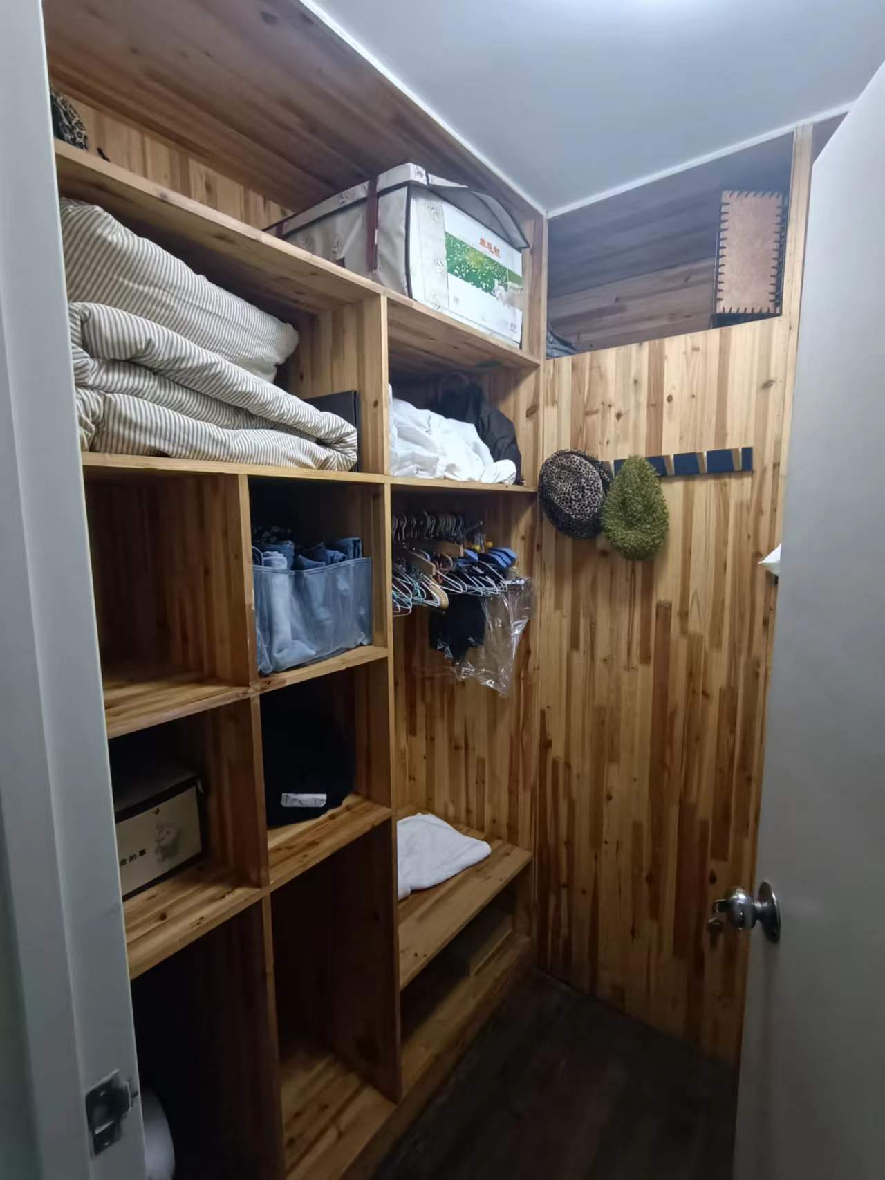 启秀花园 3室2厅2卫 149.11m&sup2;