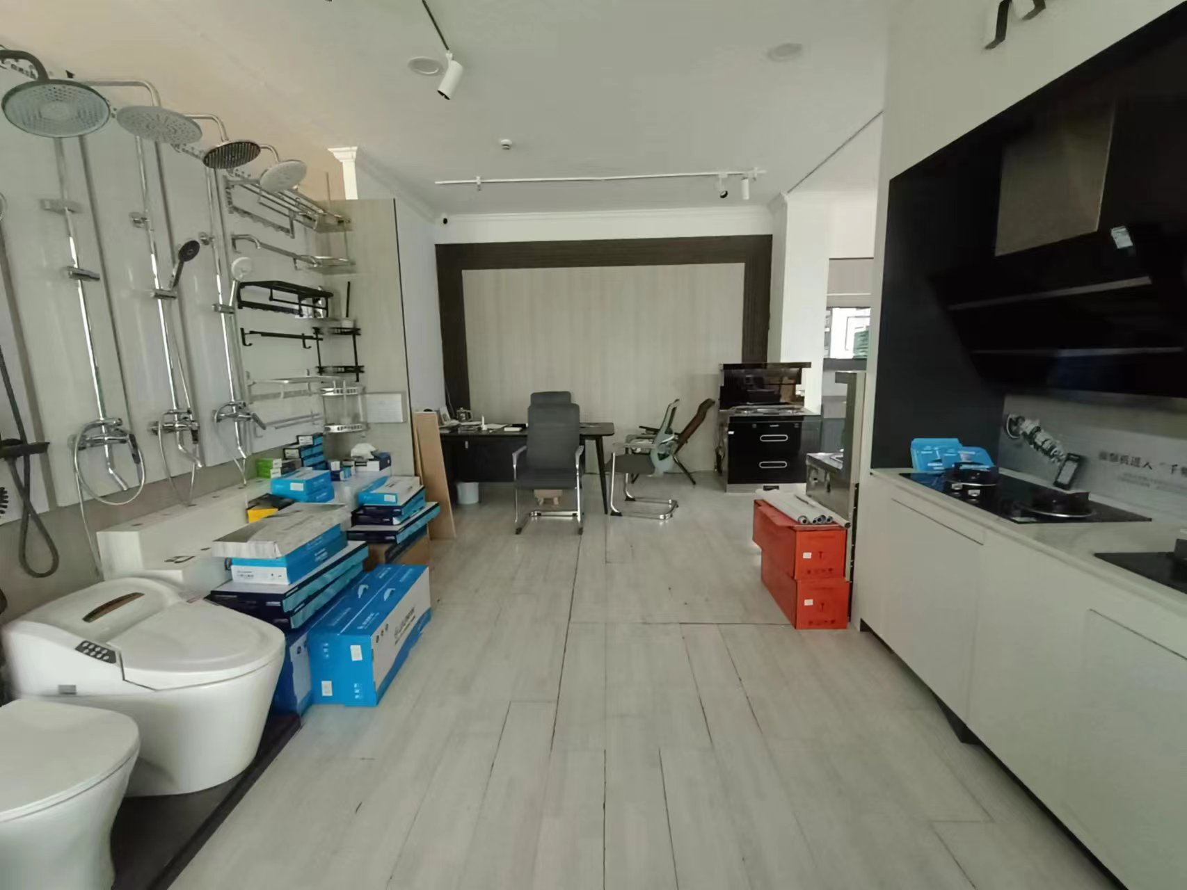 鸿运装饰城 1室1厅1卫 53.09m&sup2;