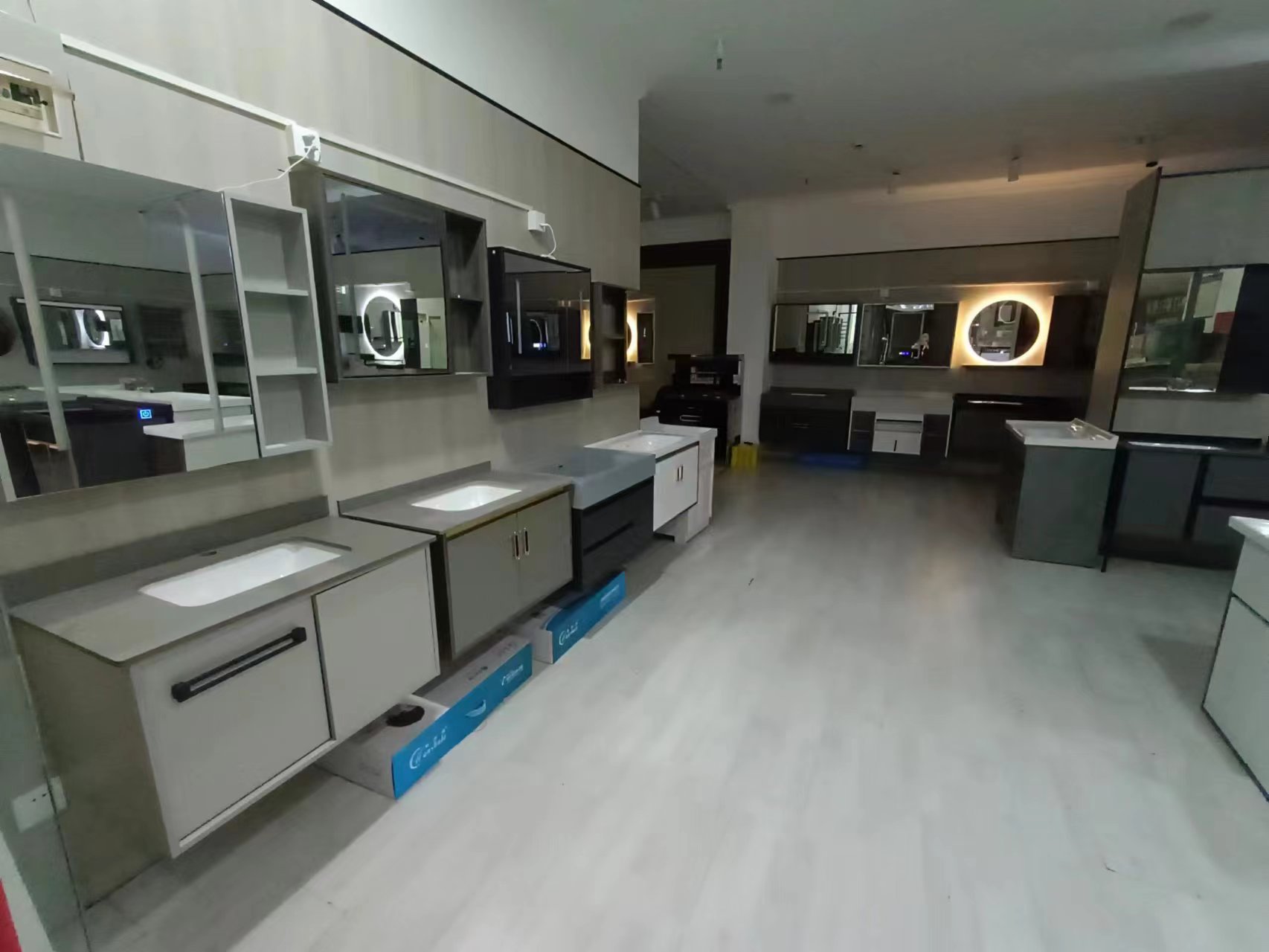 鸿运装饰城 1室1厅1卫 53.09m&sup2;