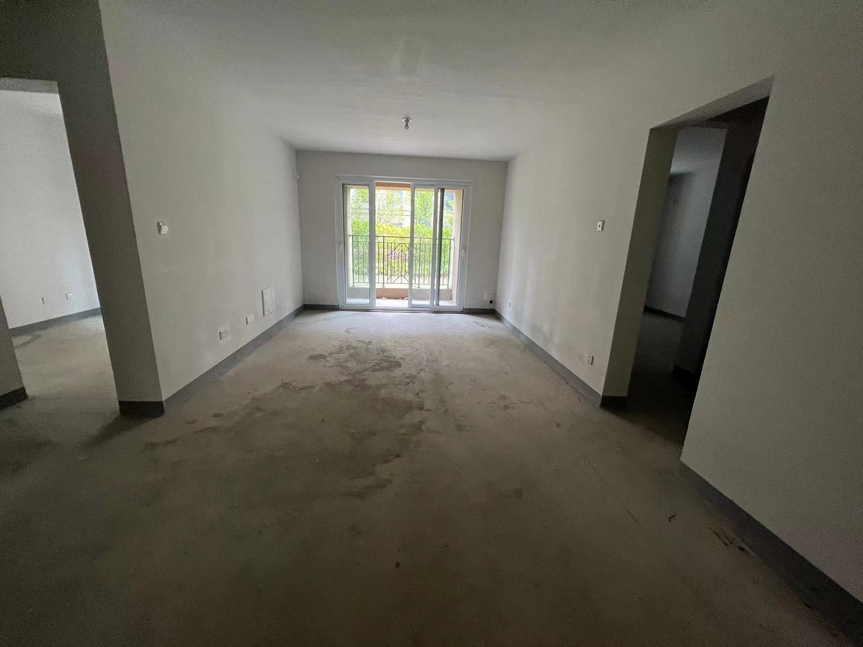 金地繁茂里 4室2厅2卫 120m²