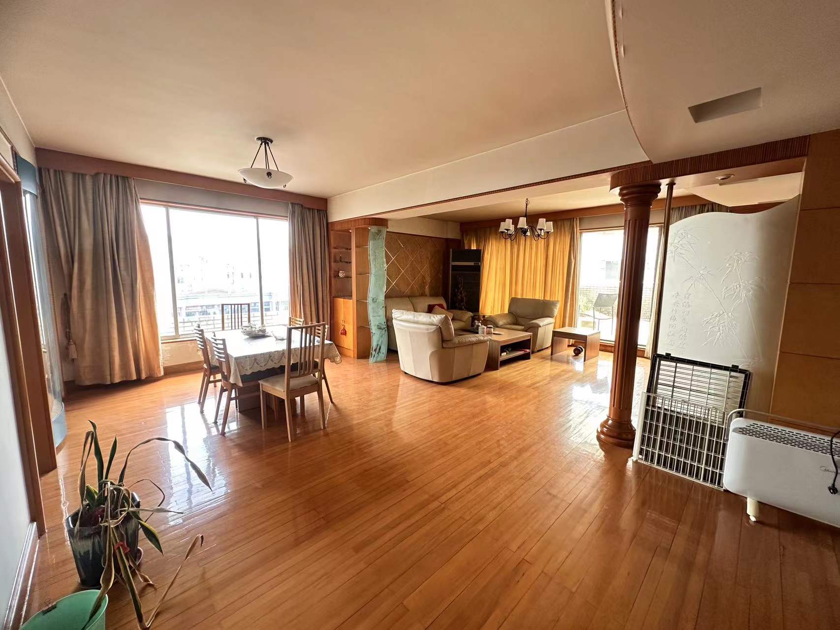 八仙花苑 4室2厅3卫 209m&sup2;