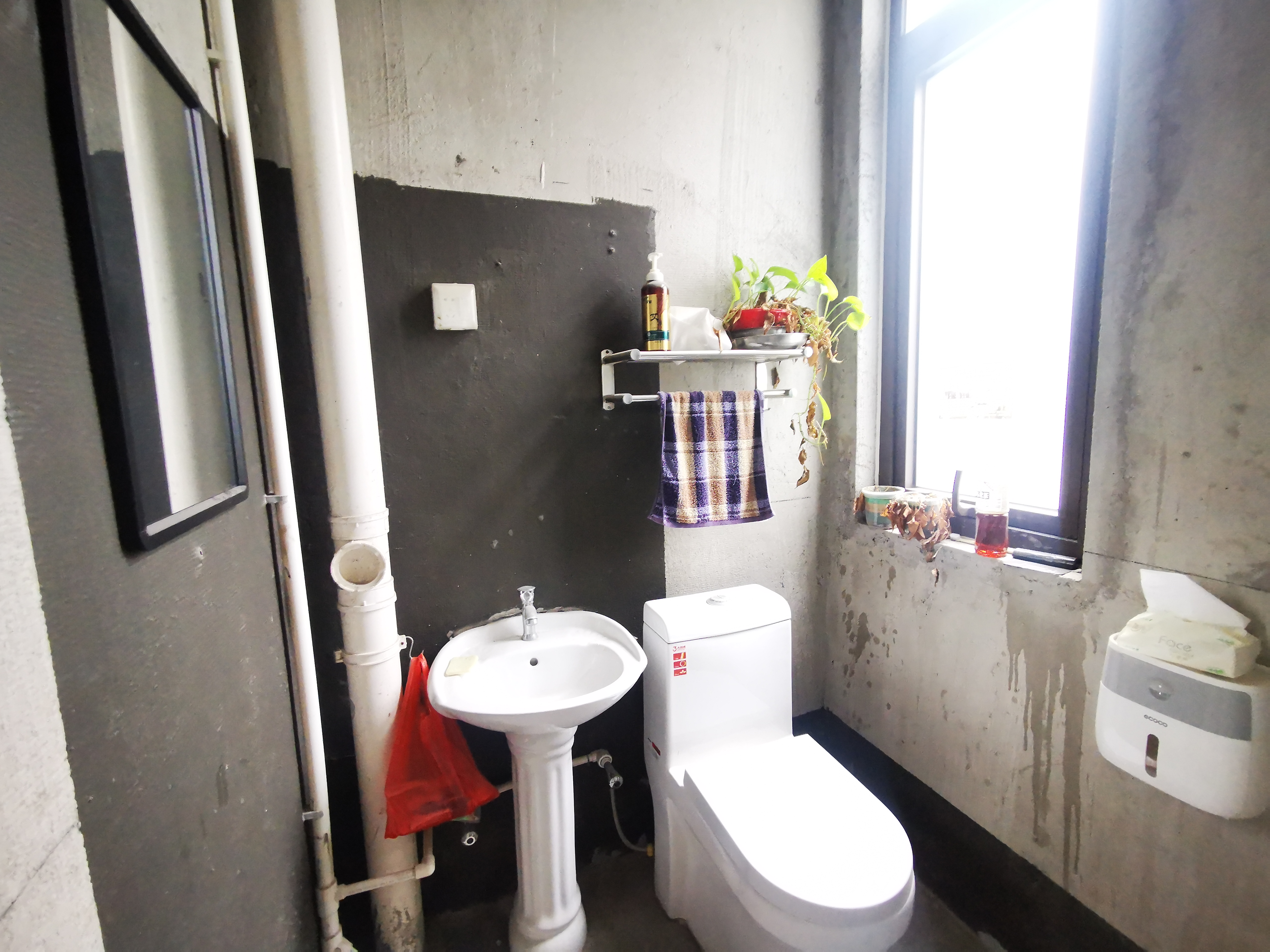 德庆苑 4室2厅2卫 200m&sup2;
