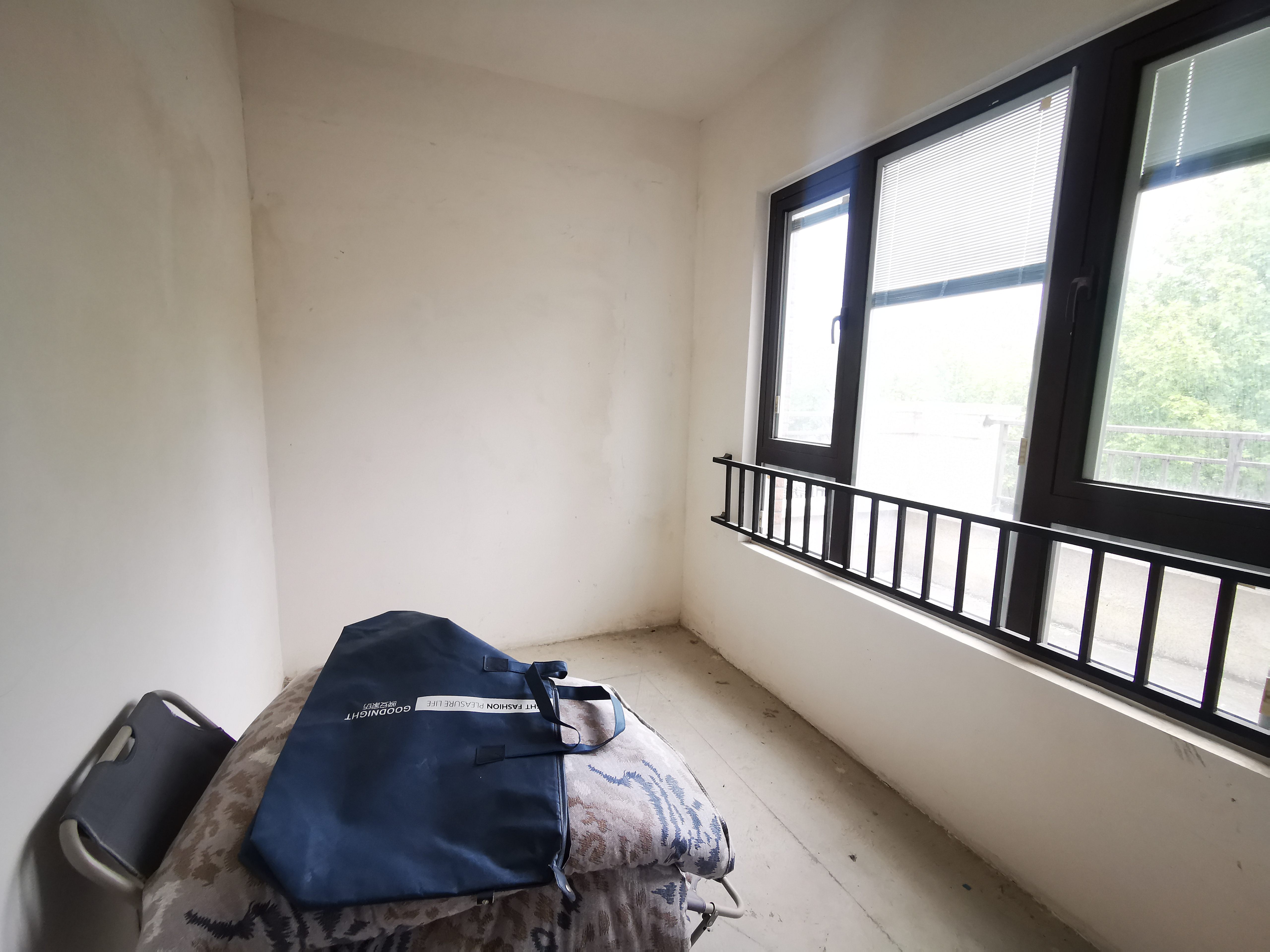 德庆苑 4室2厅2卫 200m&sup2;