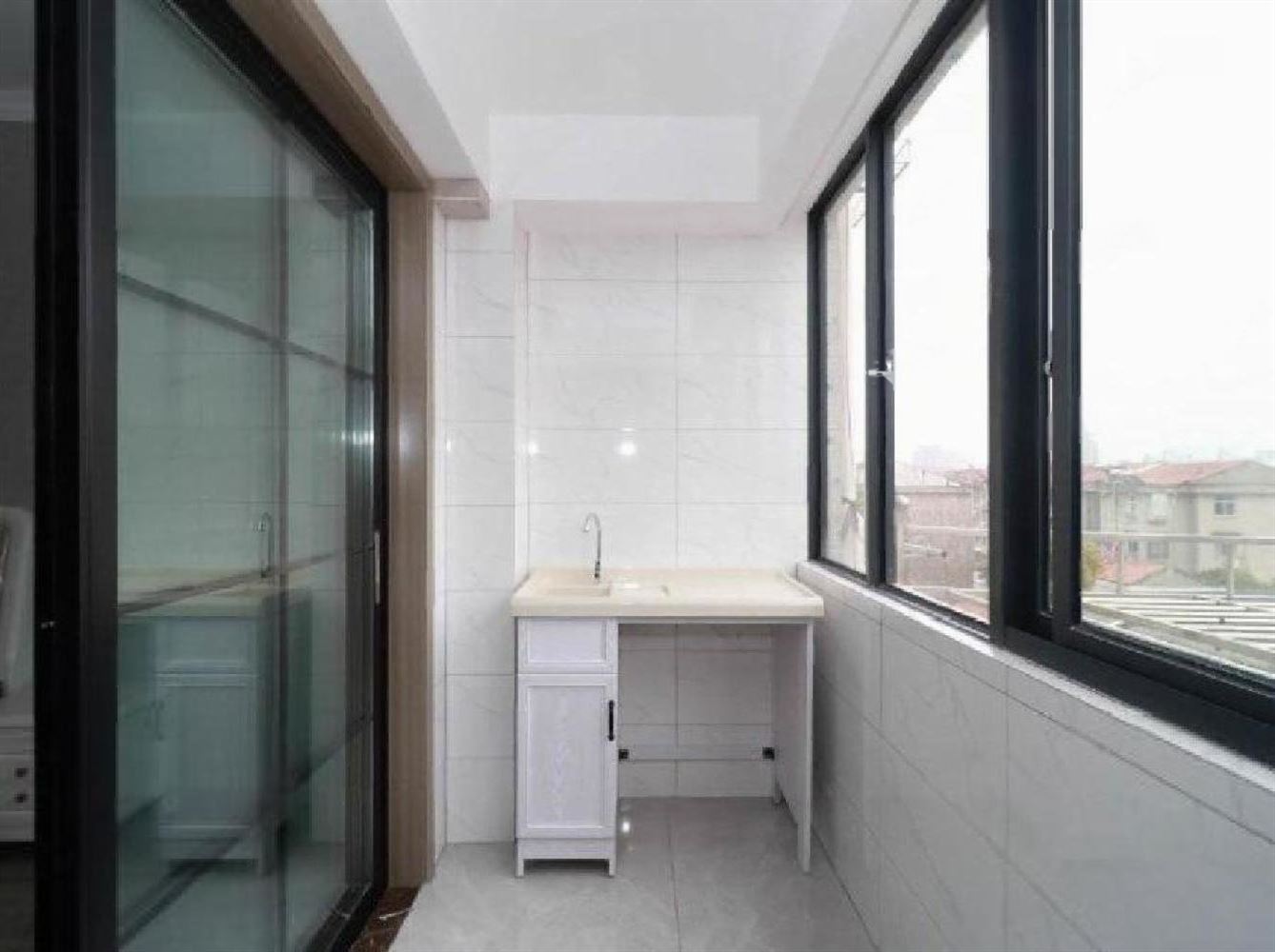 虹南小区 3室2厅1卫 99m&sup2;
