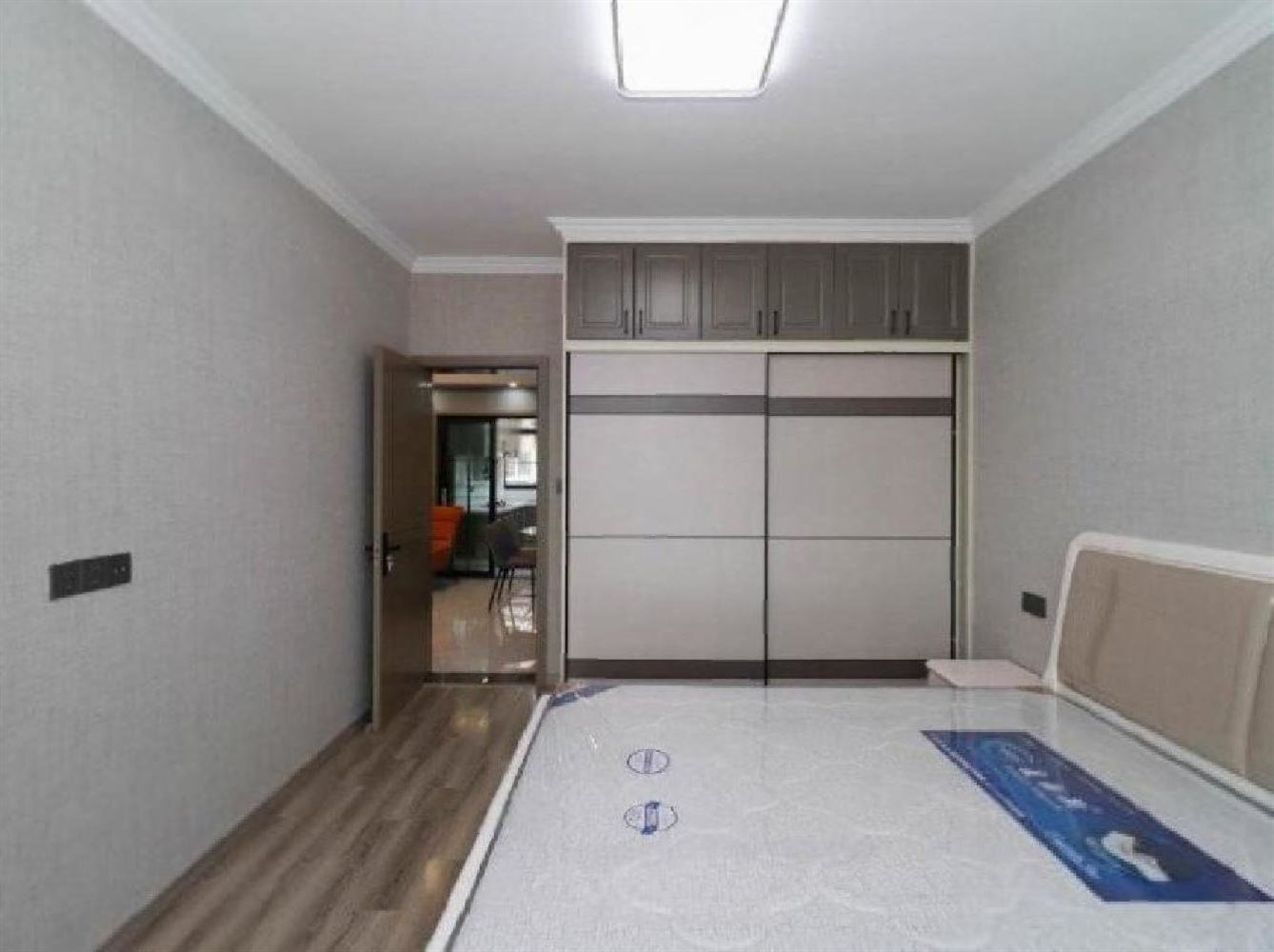 虹南小区 3室2厅1卫 99m&sup2;