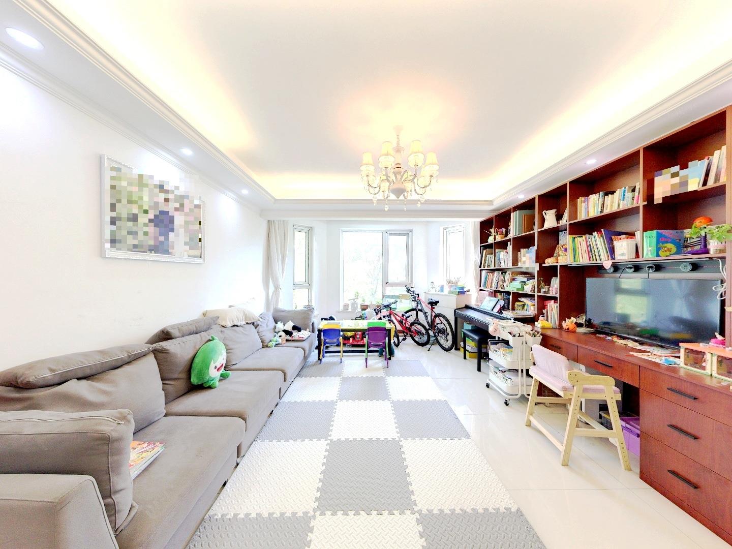 中南世纪花城二期 3室2厅2卫 154.74m²