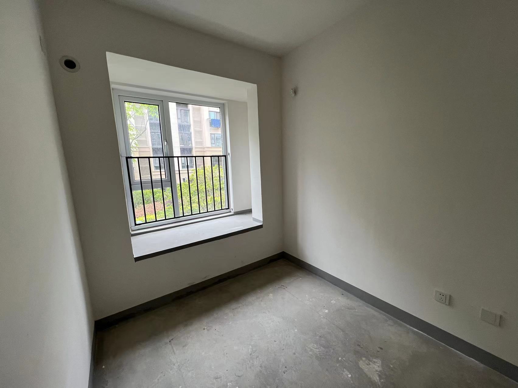 金地繁茂里 3室2厅2卫 96m&sup2;