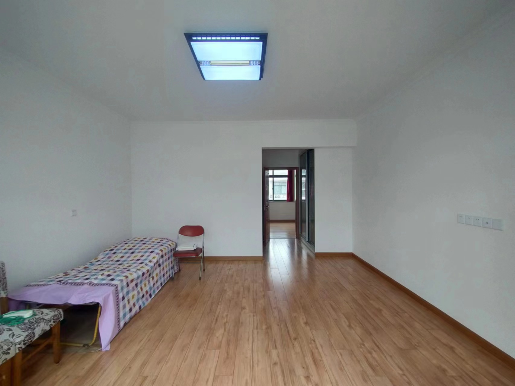 凤凰莱茵苑 2室1厅1卫 128.00m&sup2;