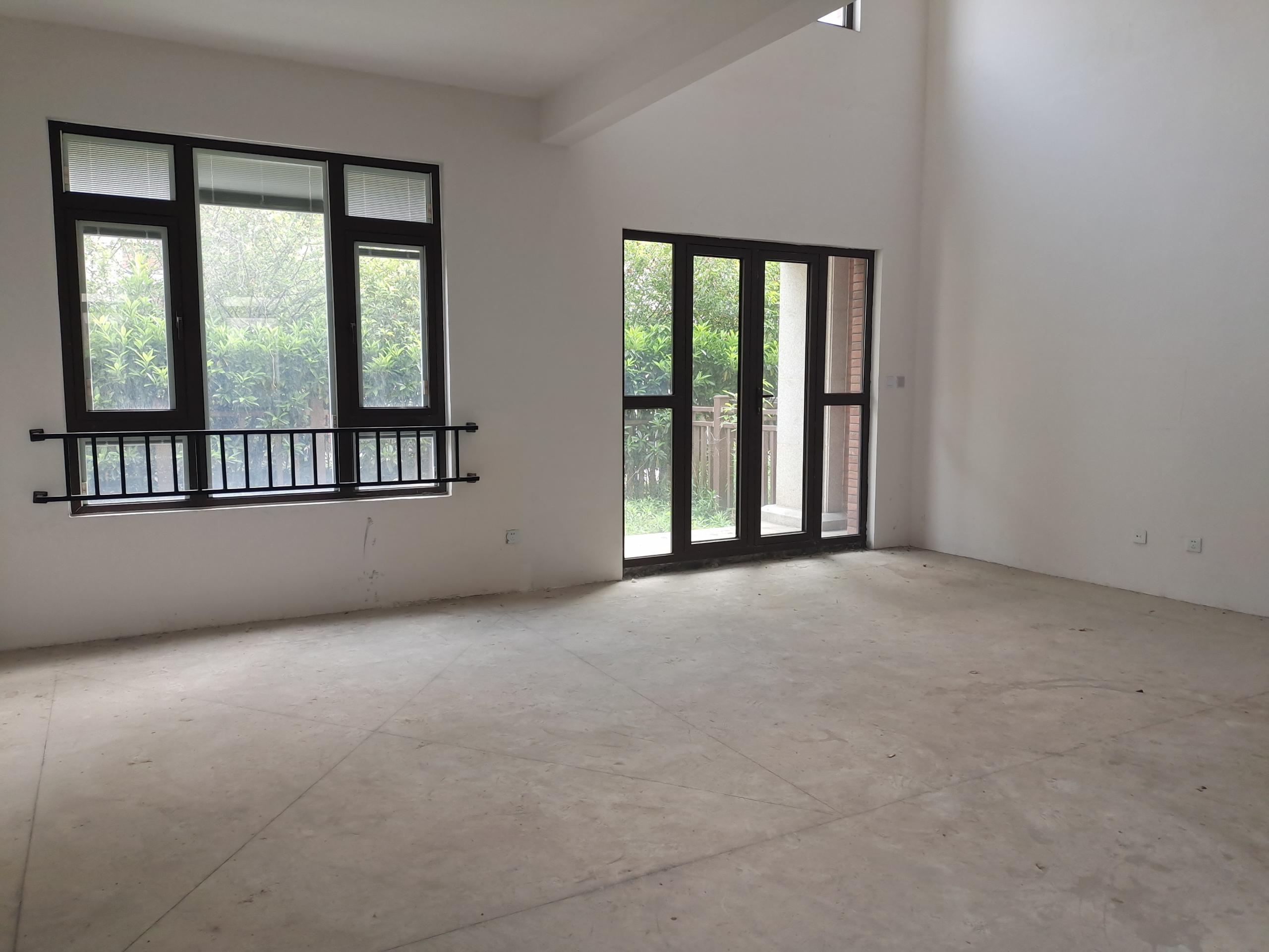 德庆苑 4室2厅2卫 200m²
