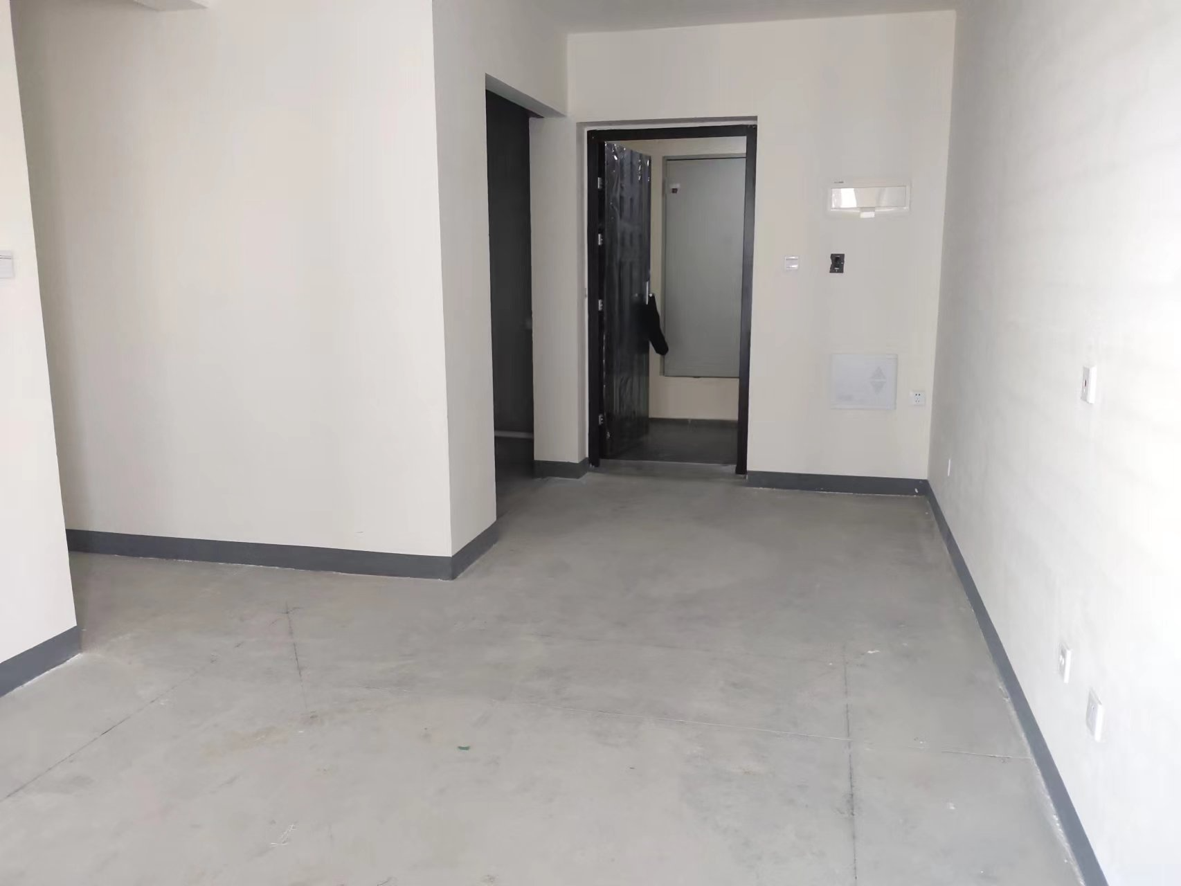 绿地新里城 3室2厅1卫 90m&sup2;