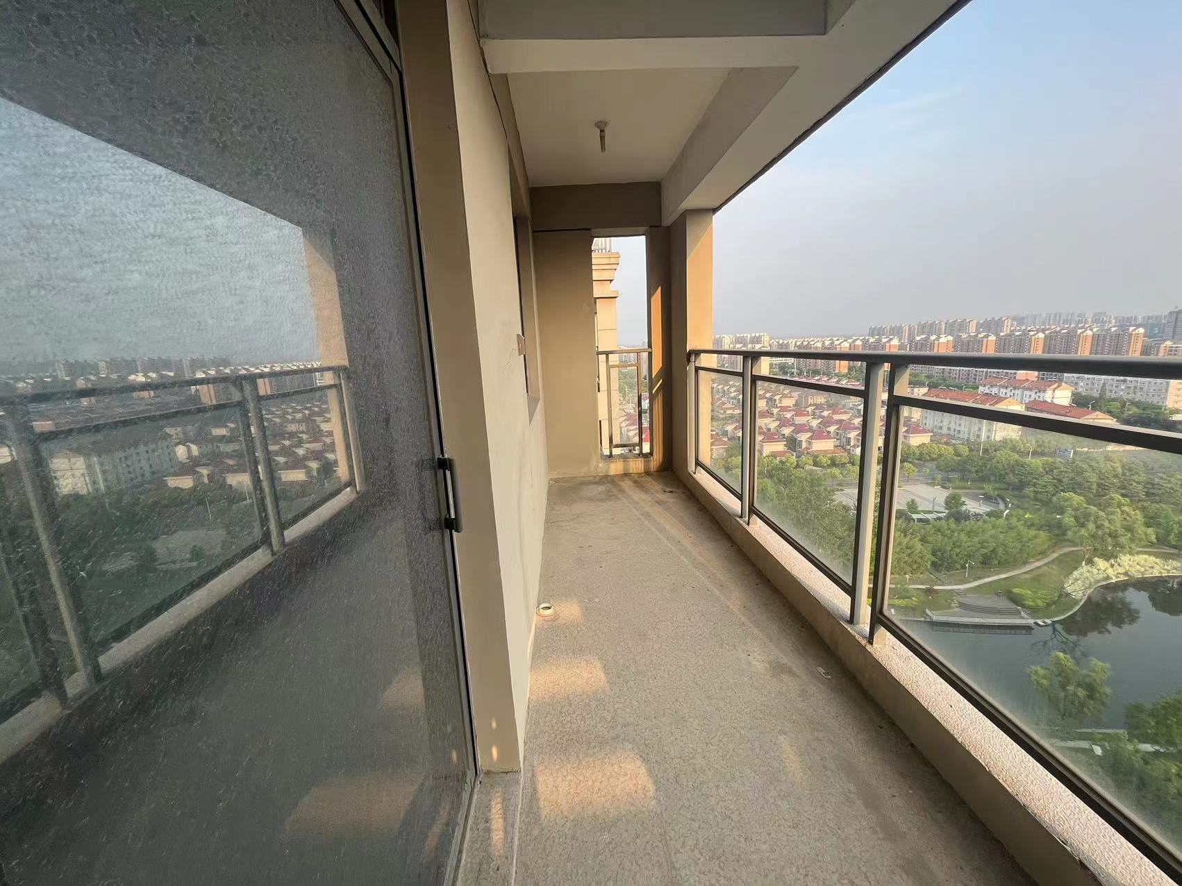 翠湖景苑 3室2厅1卫 94.00m&sup2;