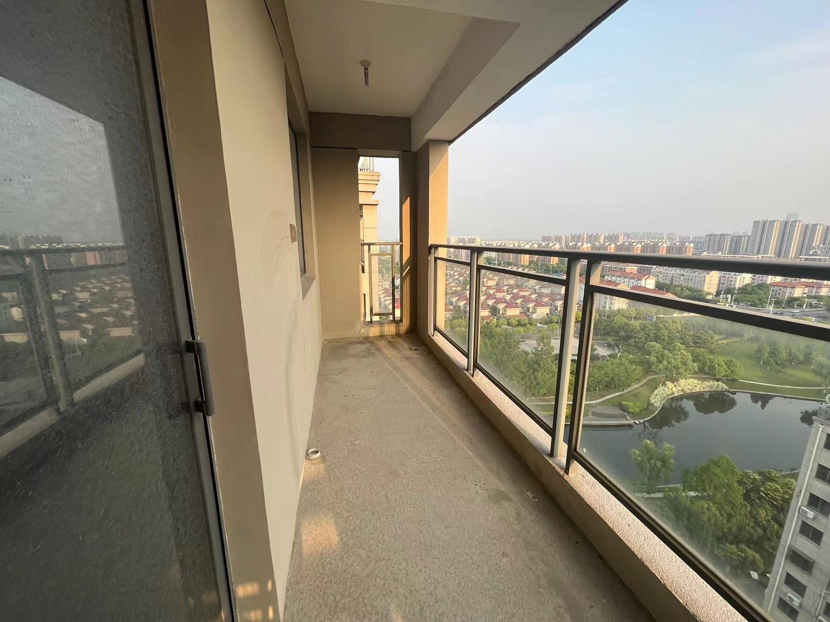 翠湖景苑 3室2厅1卫 94.00m&sup2;