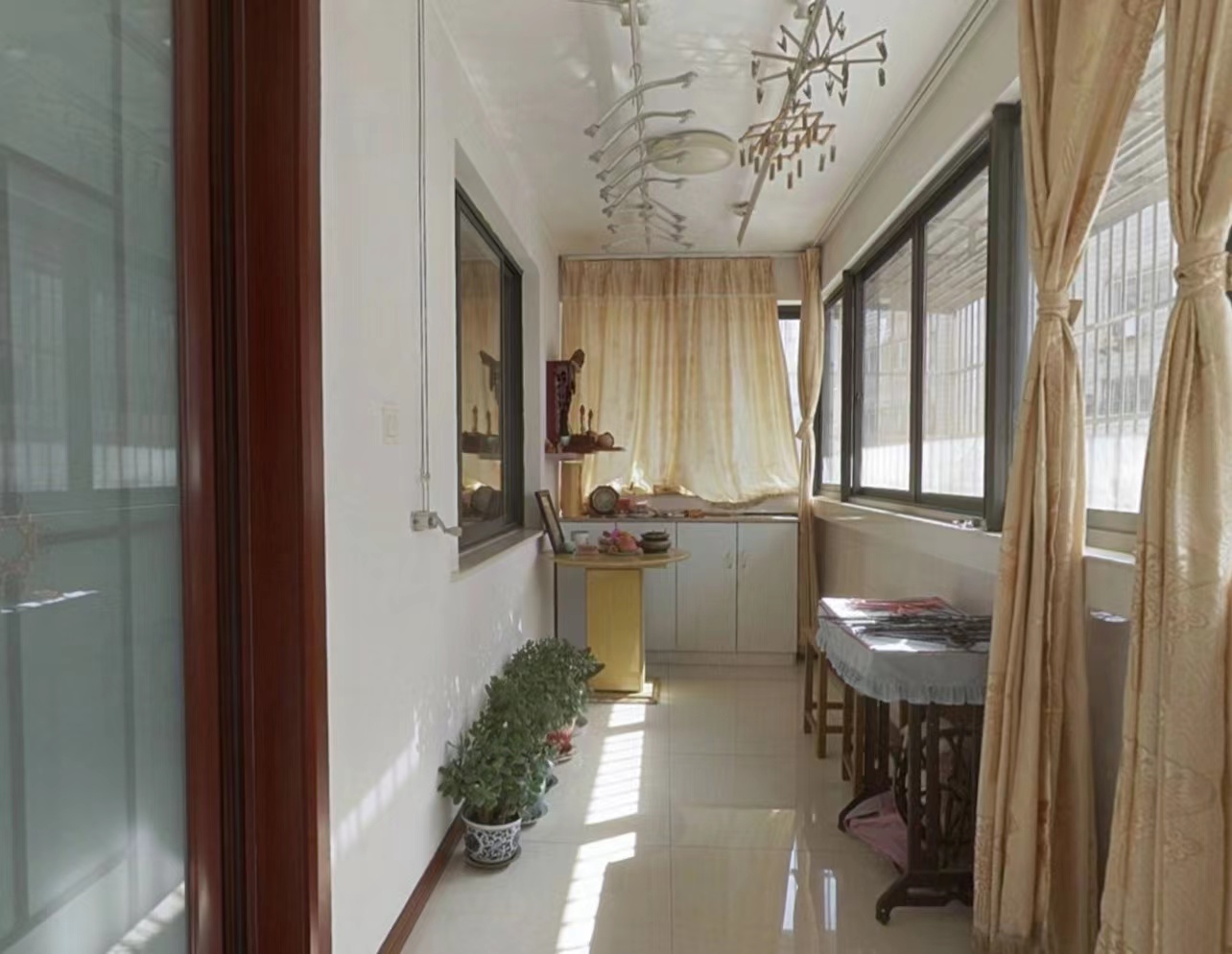 小石桥花苑 3室2厅2卫 135m&sup2;