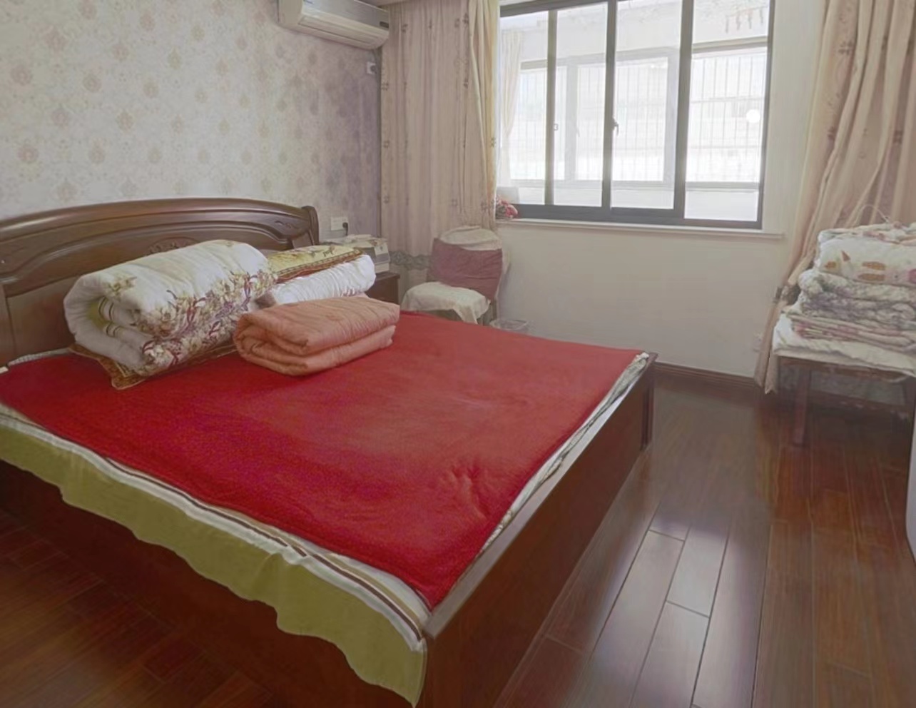 小石桥花苑 3室2厅2卫 135m&sup2;