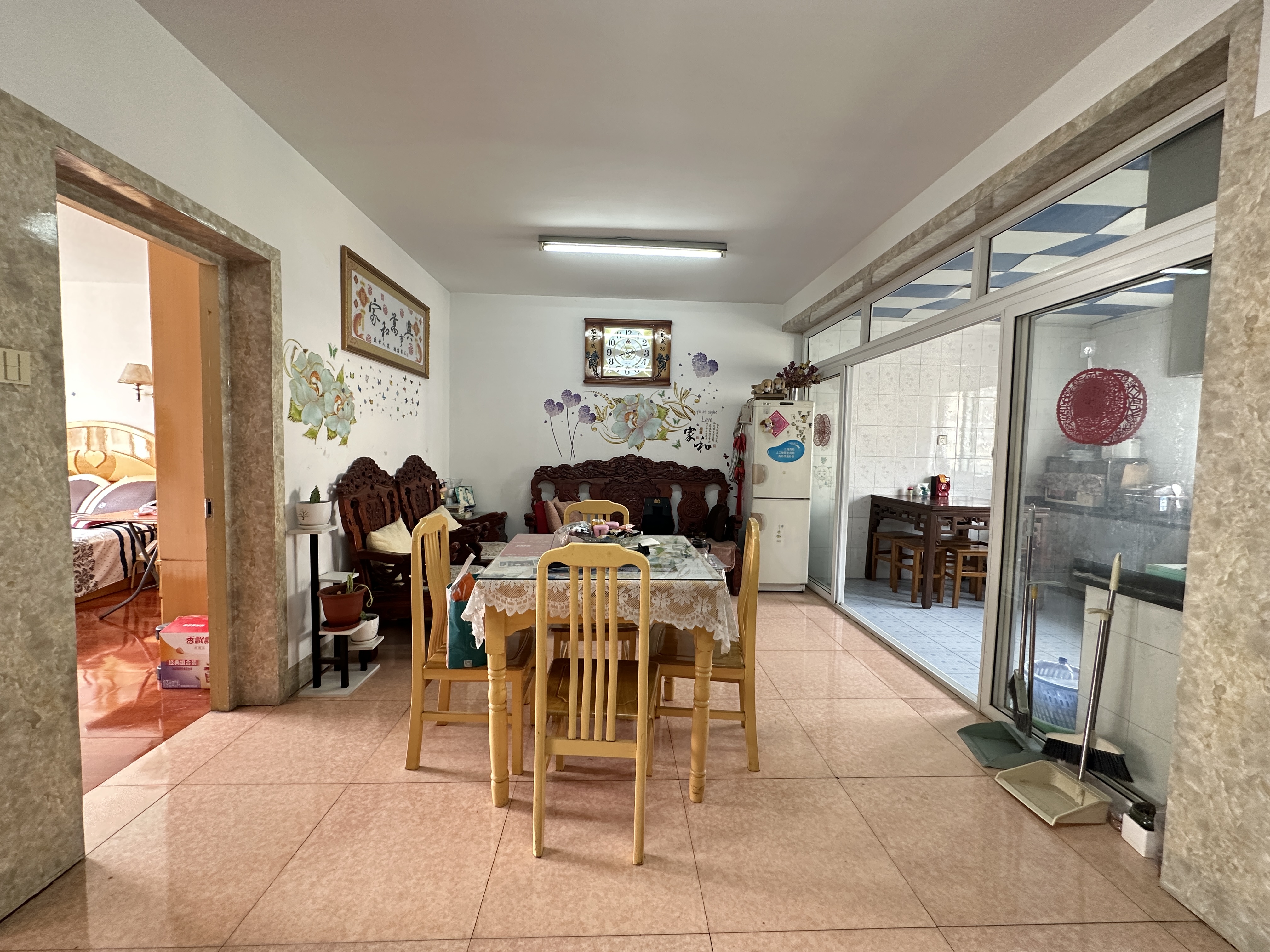 新开苑 4室2厅2卫 87.00m²