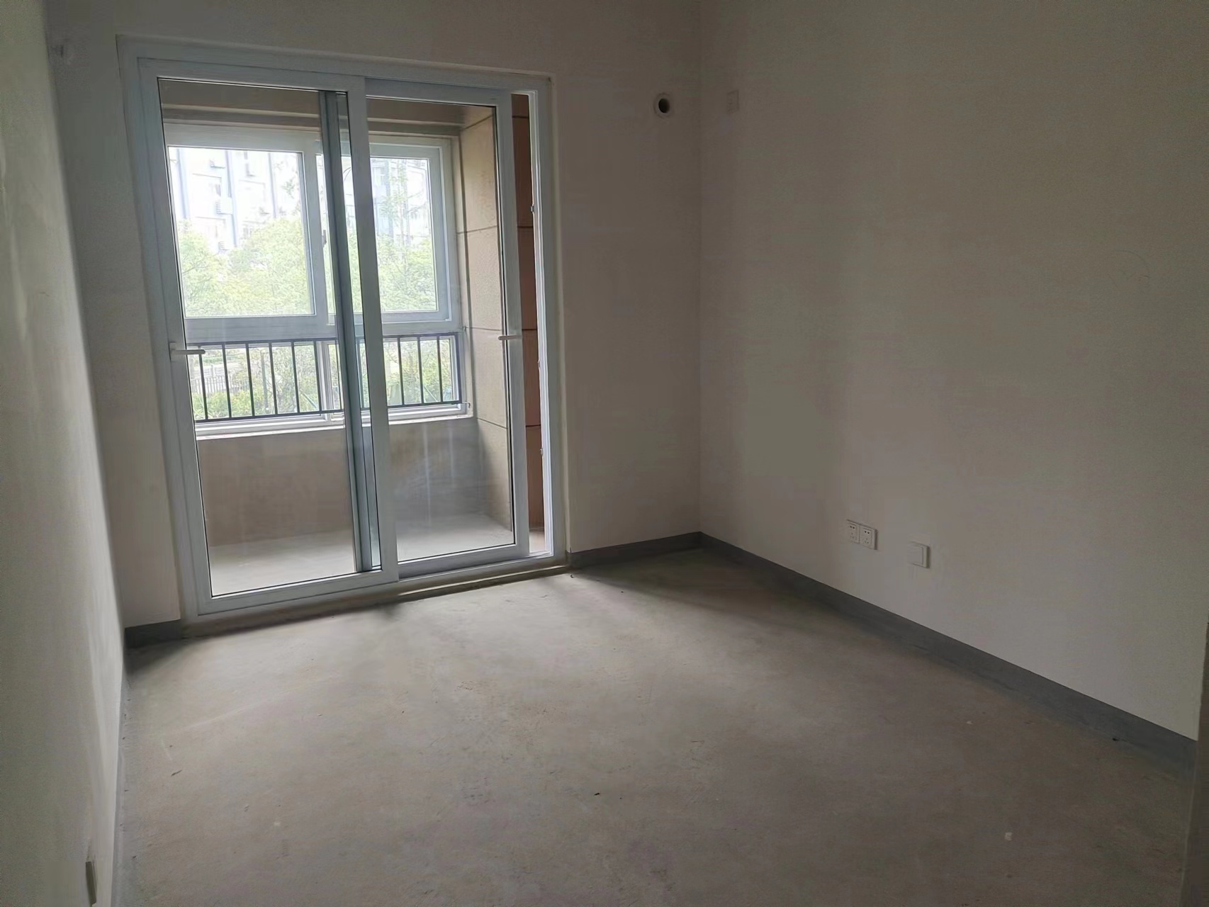 金地繁茂里 4室2厅2卫 122m&sup2;