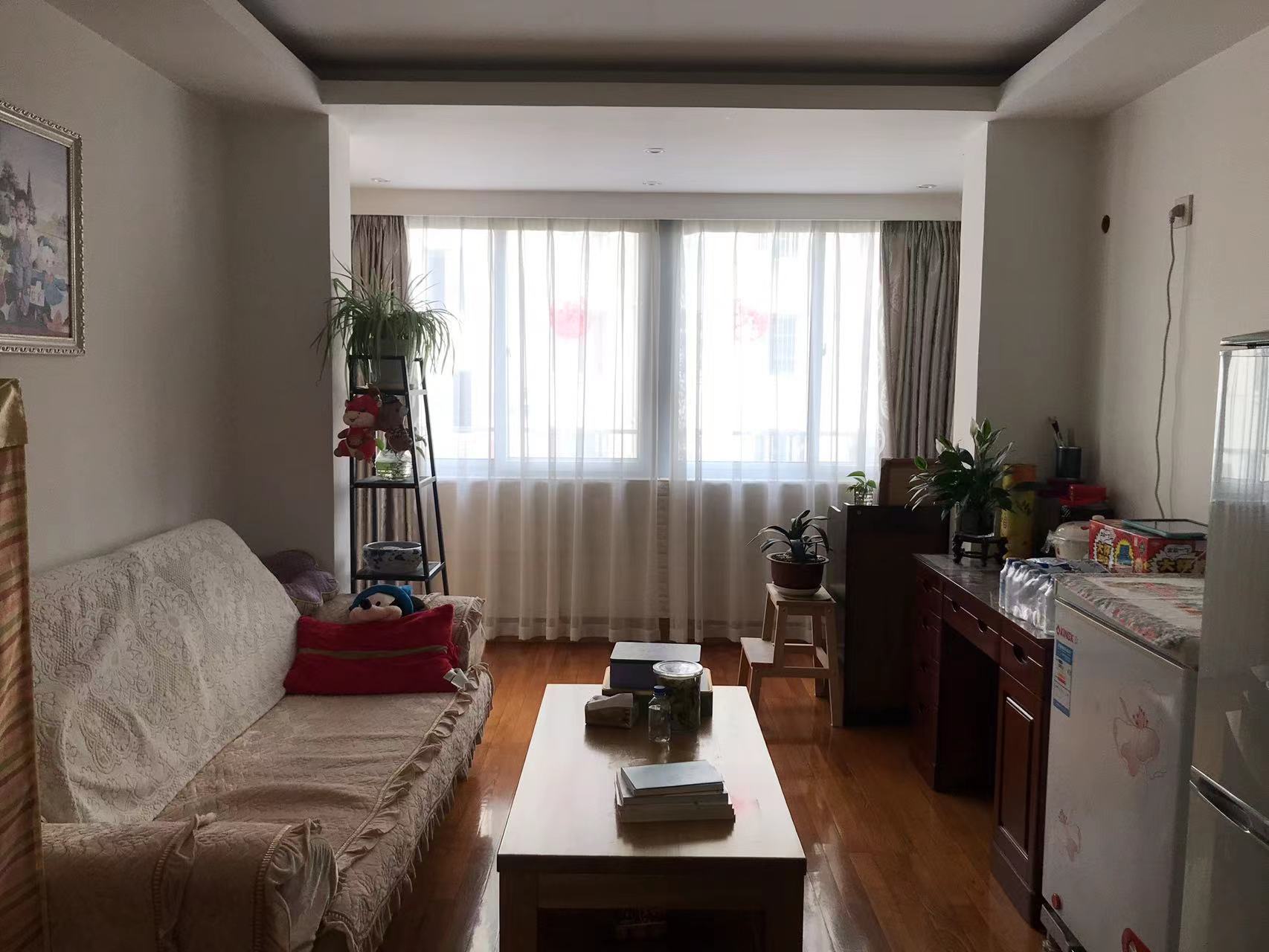 外滩小区 3室2厅1卫 112m&sup2;
