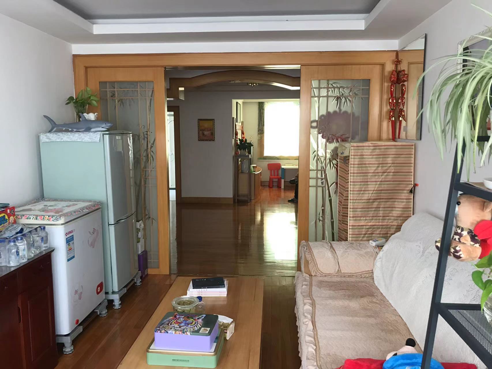 外滩小区 3室2厅1卫 112m&sup2;