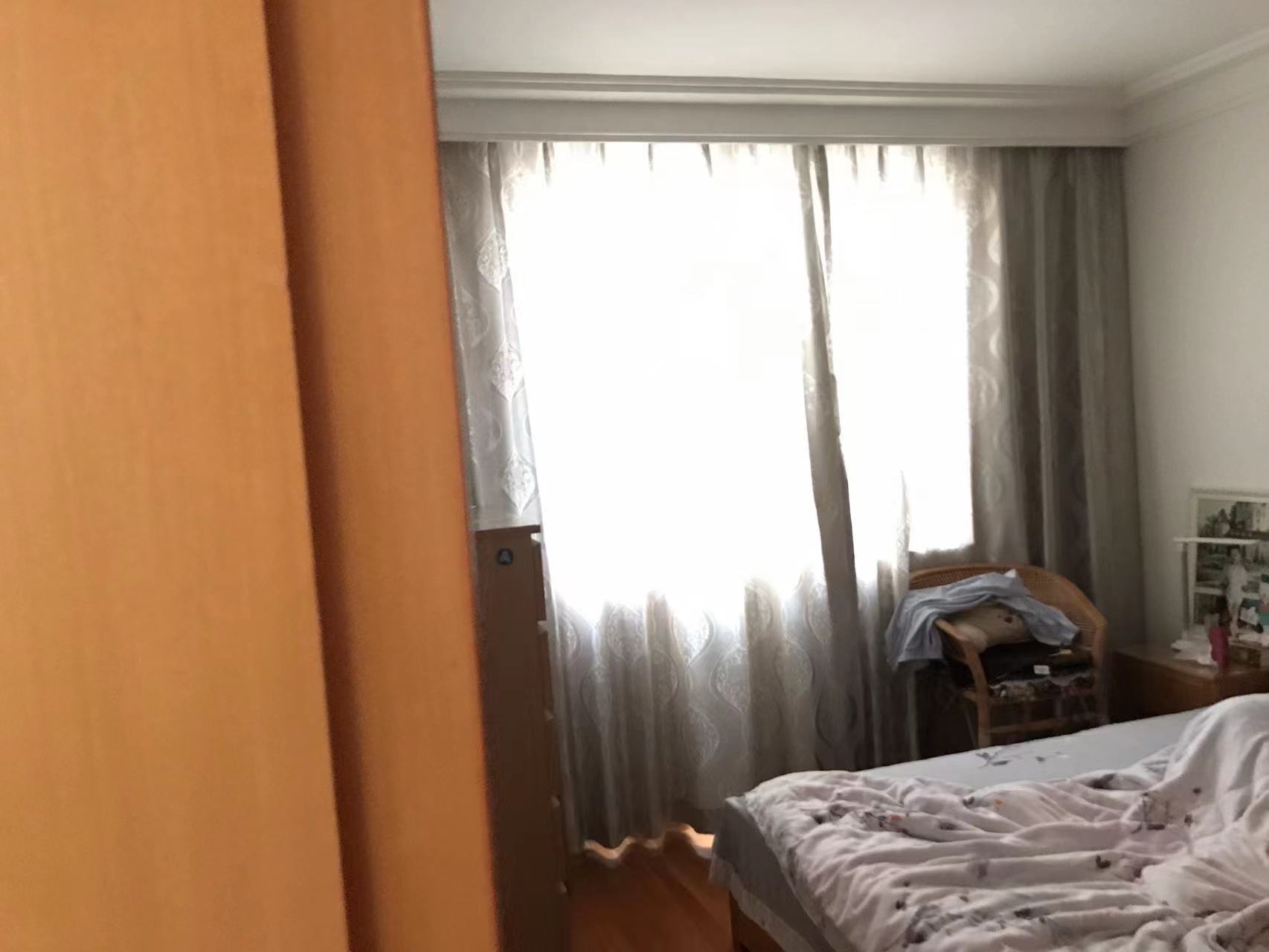 外滩小区 3室2厅1卫 112m&sup2;