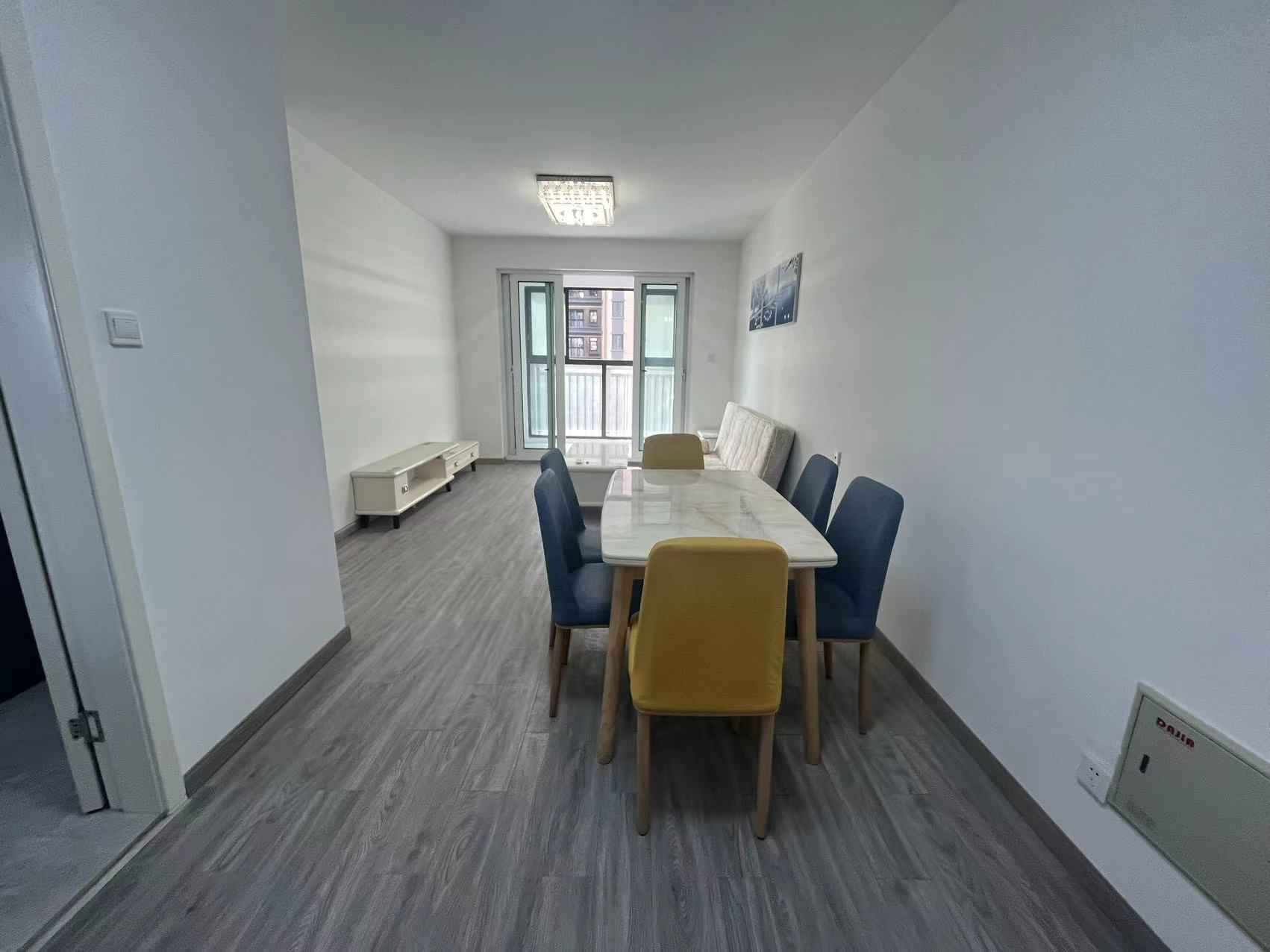 景瑞御府 3室2厅1卫 93m²