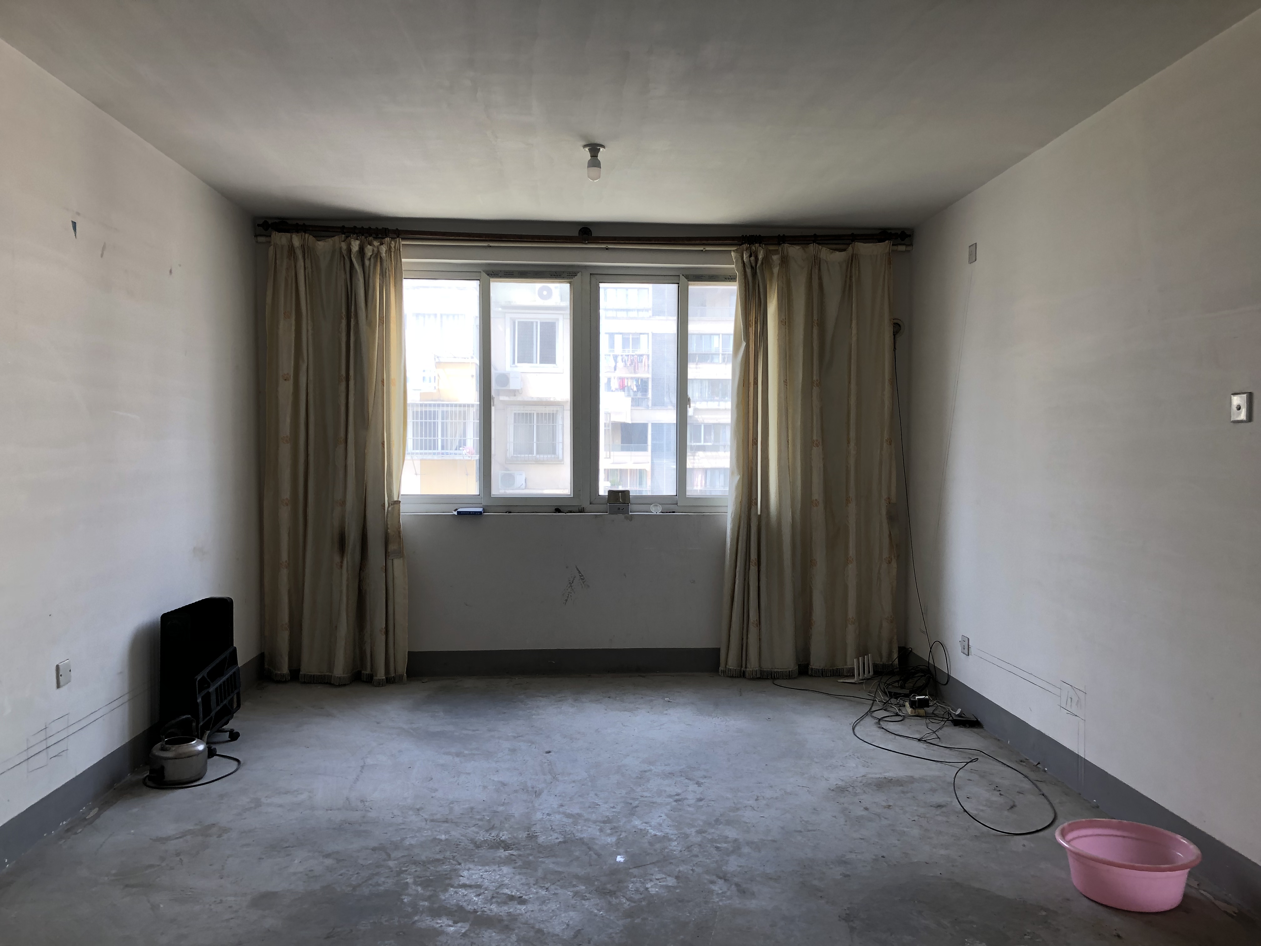 滨河东城 3室2厅1卫 130m&sup2;