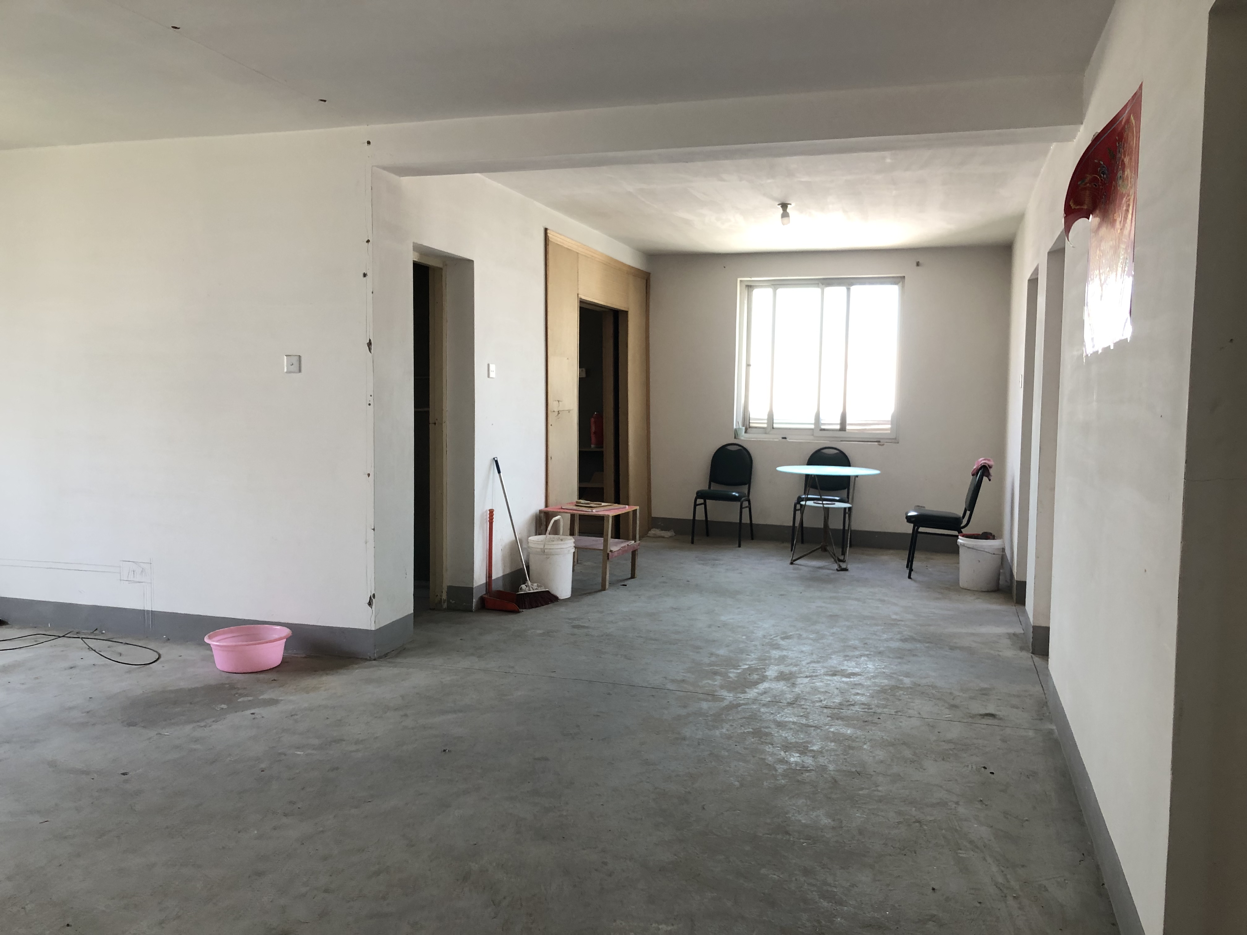 滨河东城 3室2厅1卫 130m&sup2;
