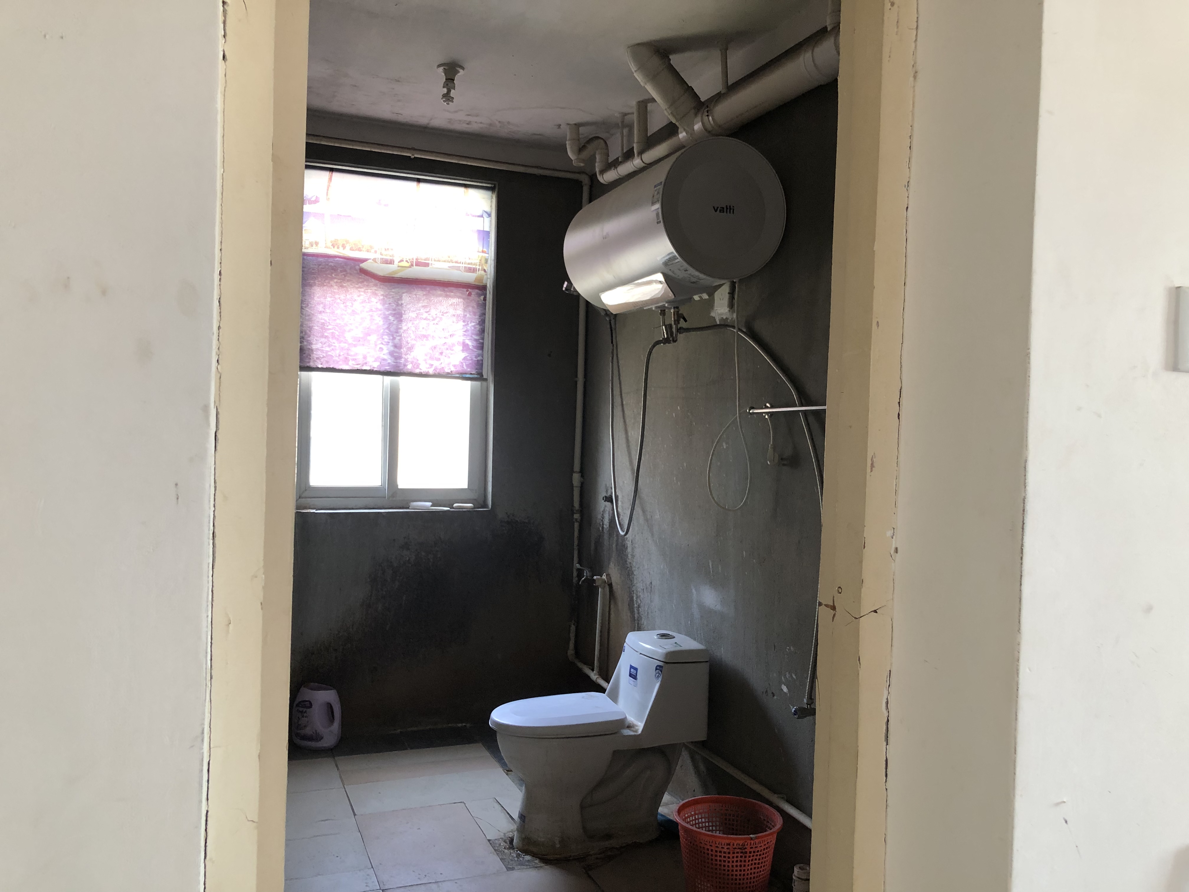 滨河东城 3室2厅1卫 130m&sup2;