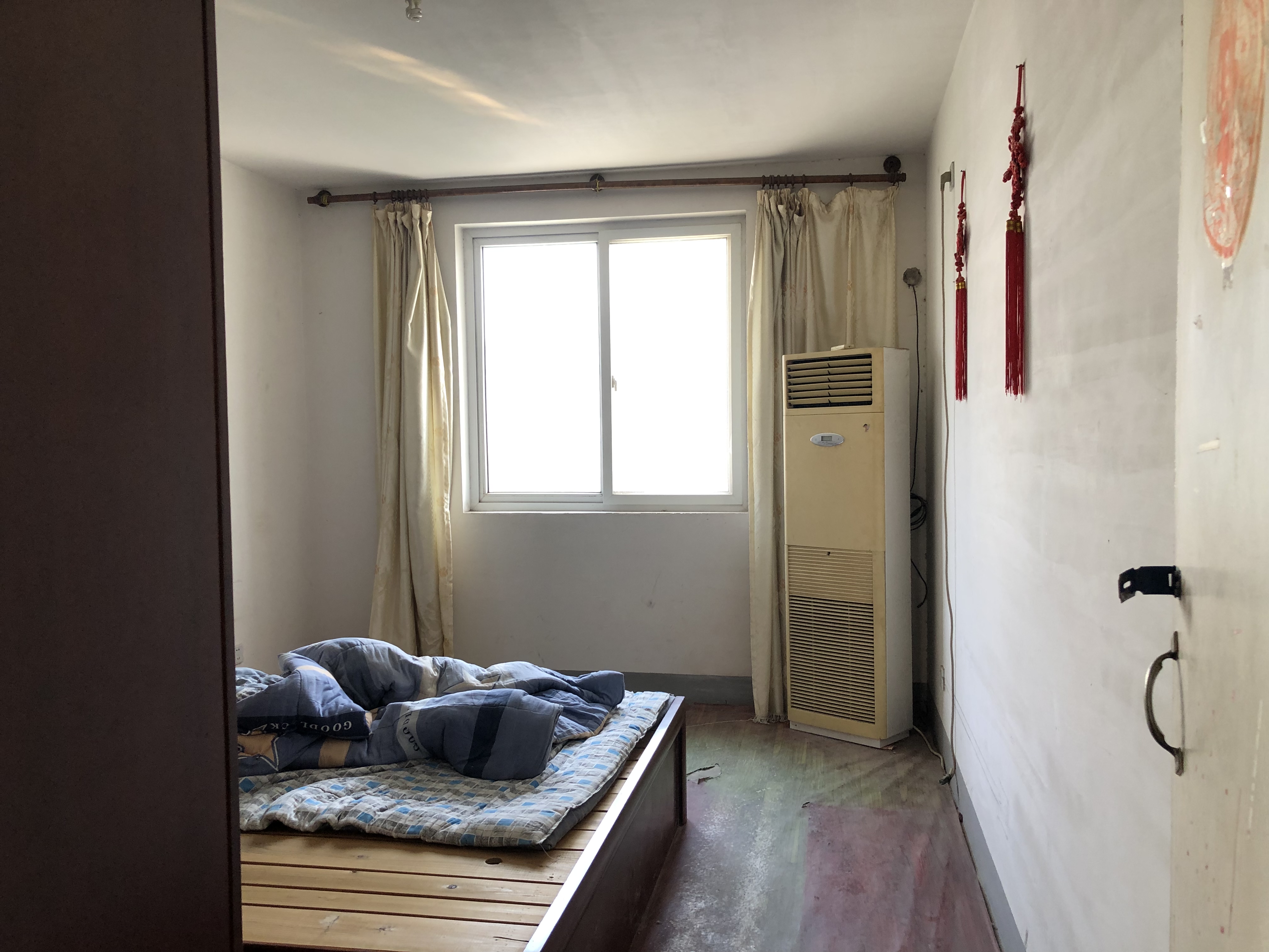 滨河东城 3室2厅1卫 130m&sup2;